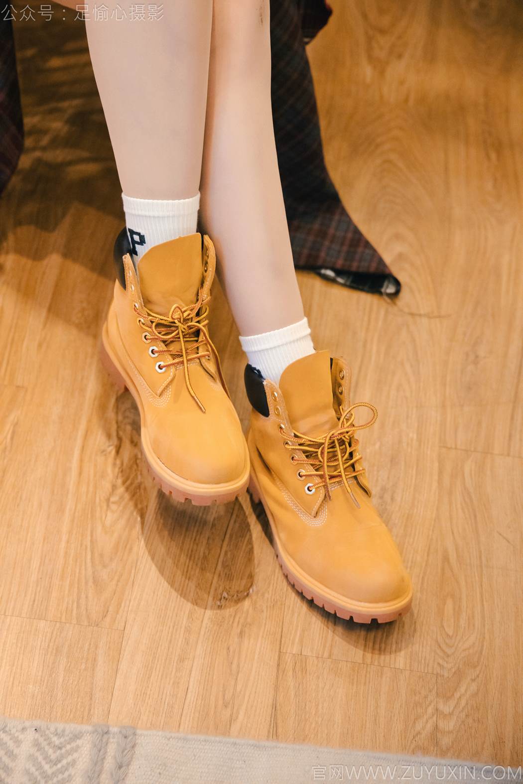 图片[26]-足愉心 NO.015 可乐（搭配：红色夹克、白T、短裙、马丁靴、肉丝色袜、白棉袜）[96P] – 速更版-美库