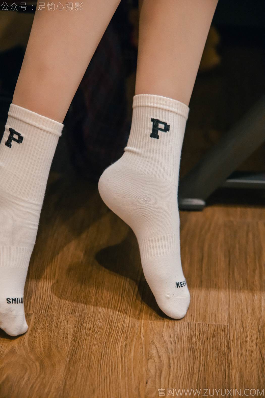 图片[31]-足愉心 NO.015 可乐（搭配：红色夹克、白T、短裙、马丁靴、肉丝色袜、白棉袜）[96P] – 速更版-美库