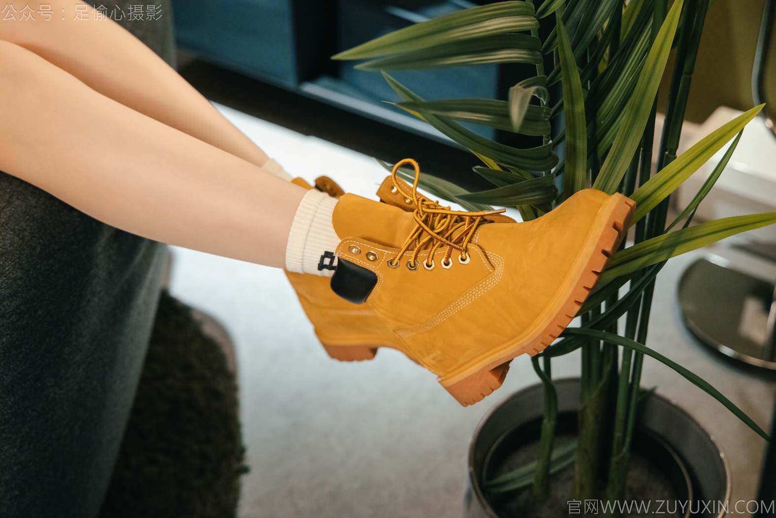 图片[44]-足愉心 NO.015 可乐（搭配：红色夹克、白T、短裙、马丁靴、肉丝色袜、白棉袜）[96P] – 速更版-美库