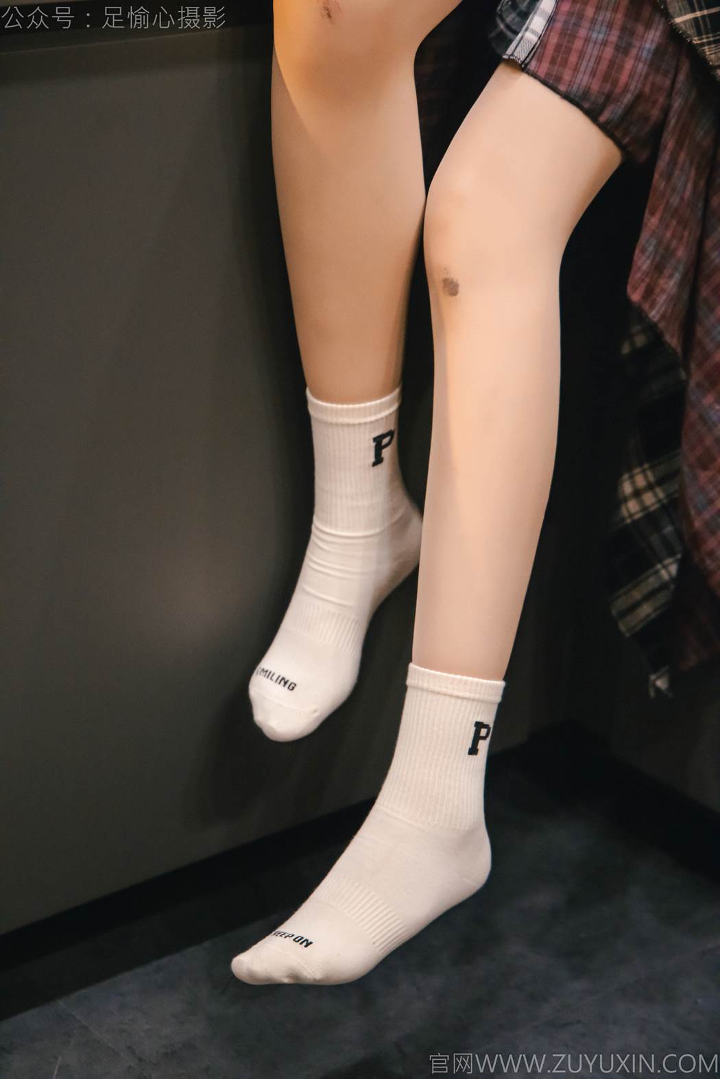 图片[72]-足愉心 NO.015 可乐（搭配：红色夹克、白T、短裙、马丁靴、肉丝色袜、白棉袜）[96P] – 速更版-美库