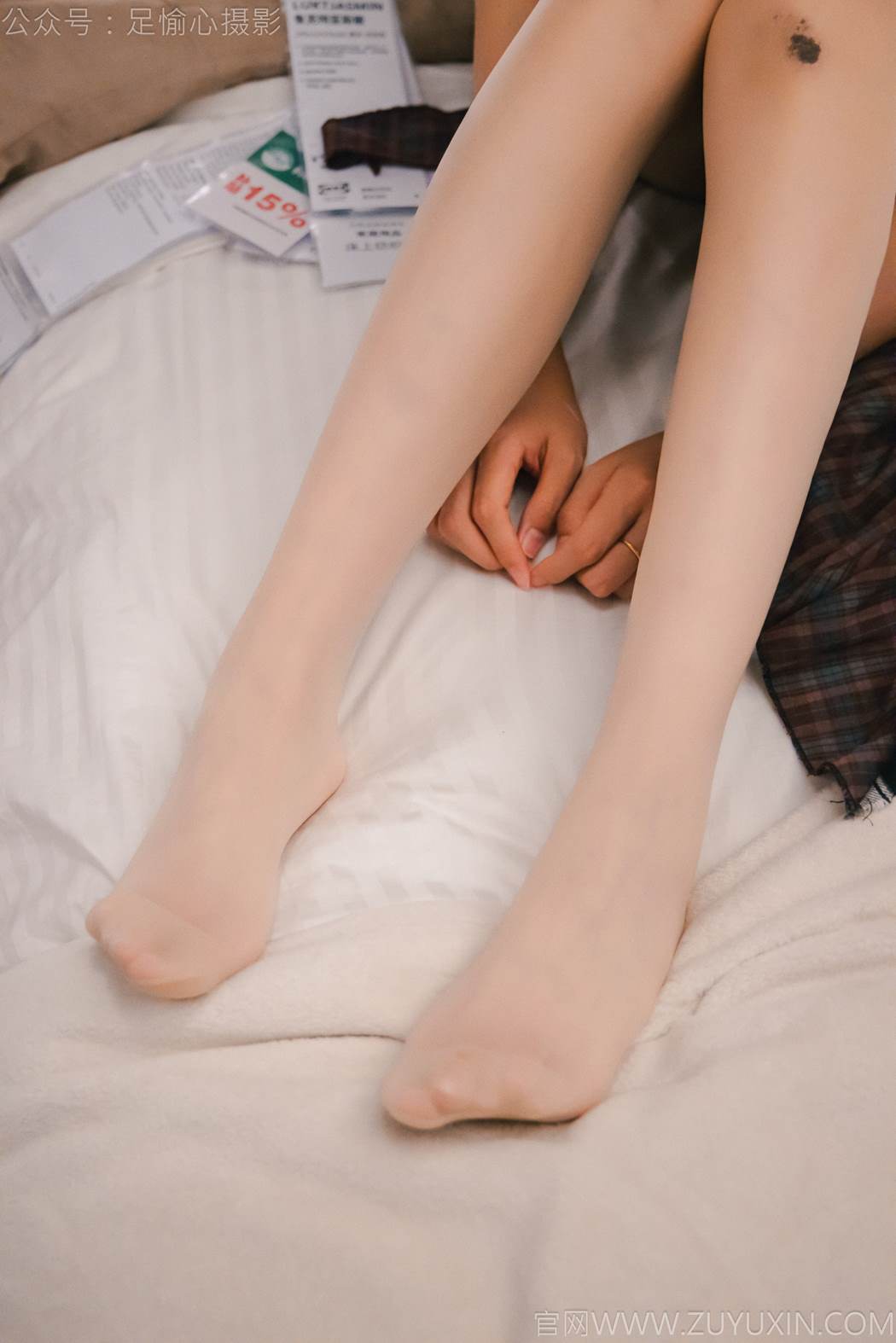 图片[74]-足愉心 NO.015 可乐（搭配：红色夹克、白T、短裙、马丁靴、肉丝色袜、白棉袜）[96P] – 速更版-美库