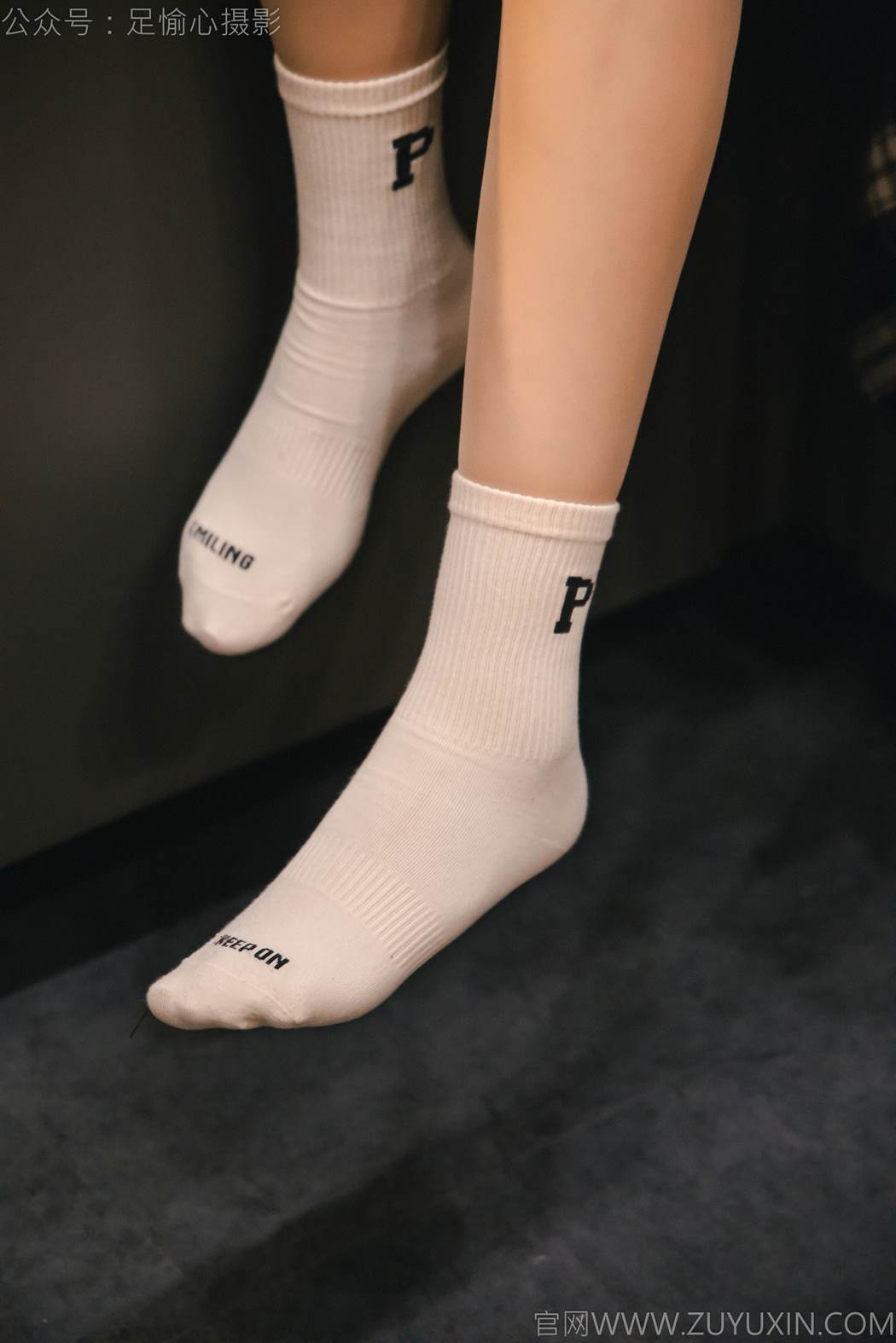 图片[76]-足愉心 NO.015 可乐（搭配：红色夹克、白T、短裙、马丁靴、肉丝色袜、白棉袜）[96P] – 速更版-美库