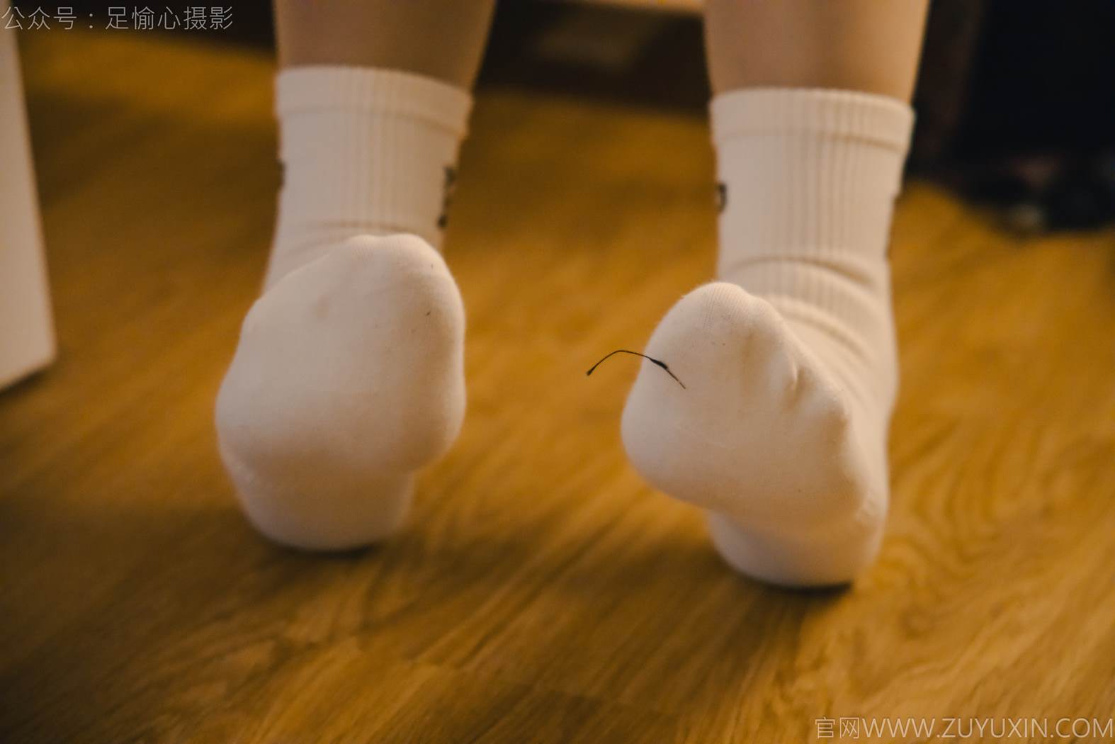 图片[77]-足愉心 NO.015 可乐（搭配：红色夹克、白T、短裙、马丁靴、肉丝色袜、白棉袜）[96P] – 速更版-美库