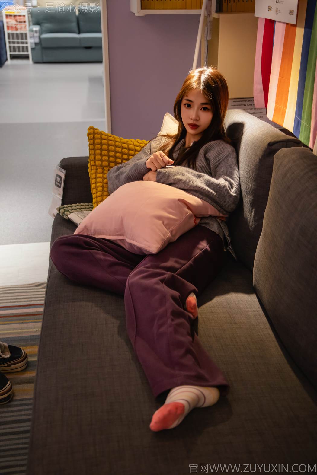 图片[11]-足愉心 NO.016 软软（搭配：灰色线套、紫色长裤、帆布鞋、卡通棉袜、裸足）[82P] – 速更版-美库