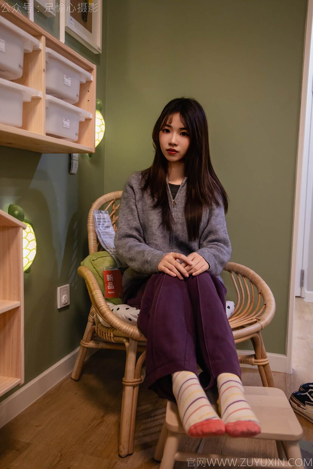 图片[14]-足愉心 NO.016 软软（搭配：灰色线套、紫色长裤、帆布鞋、卡通棉袜、裸足）[82P] – 速更版-美库