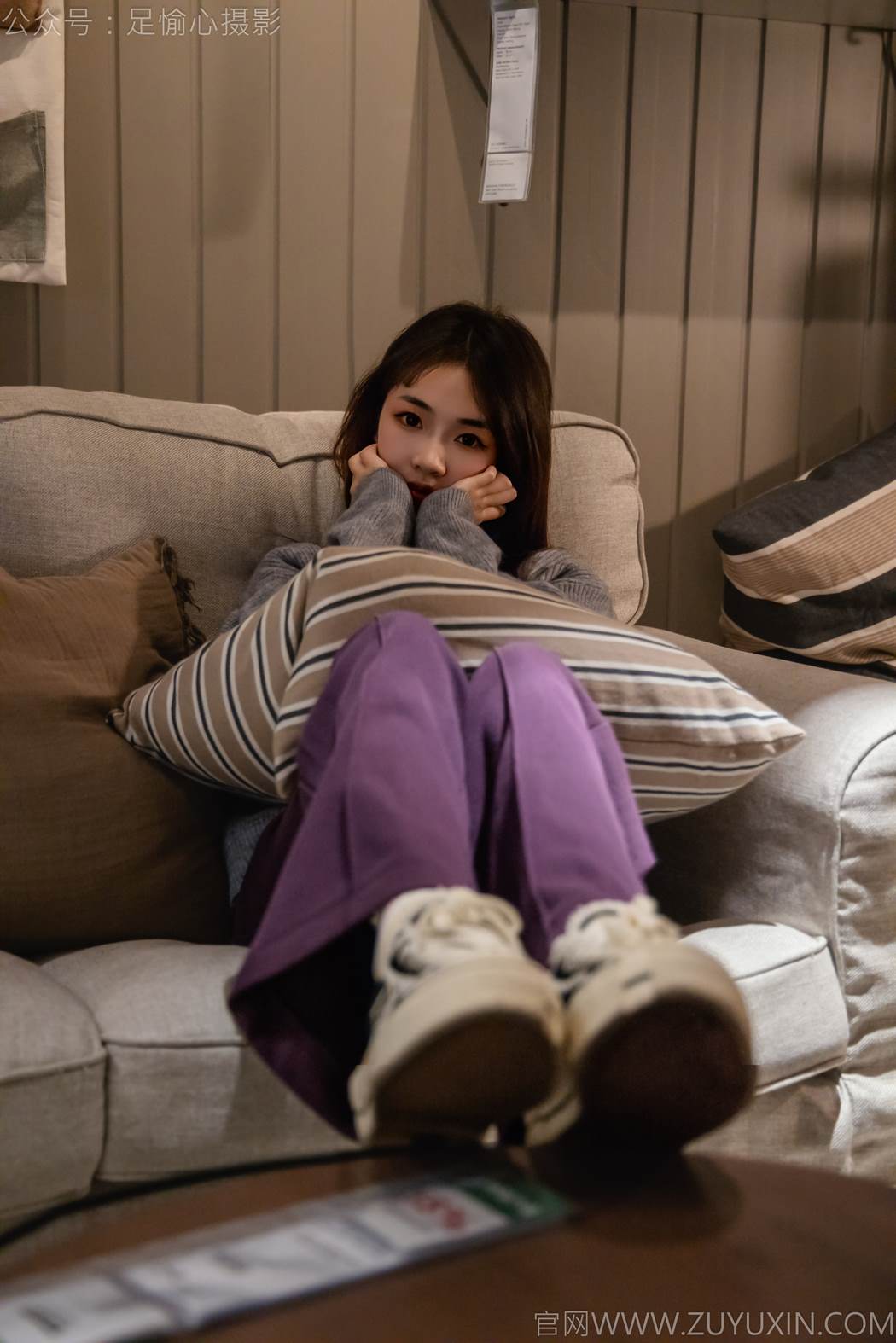 图片[22]-足愉心 NO.016 软软（搭配：灰色线套、紫色长裤、帆布鞋、卡通棉袜、裸足）[82P] – 速更版-美库