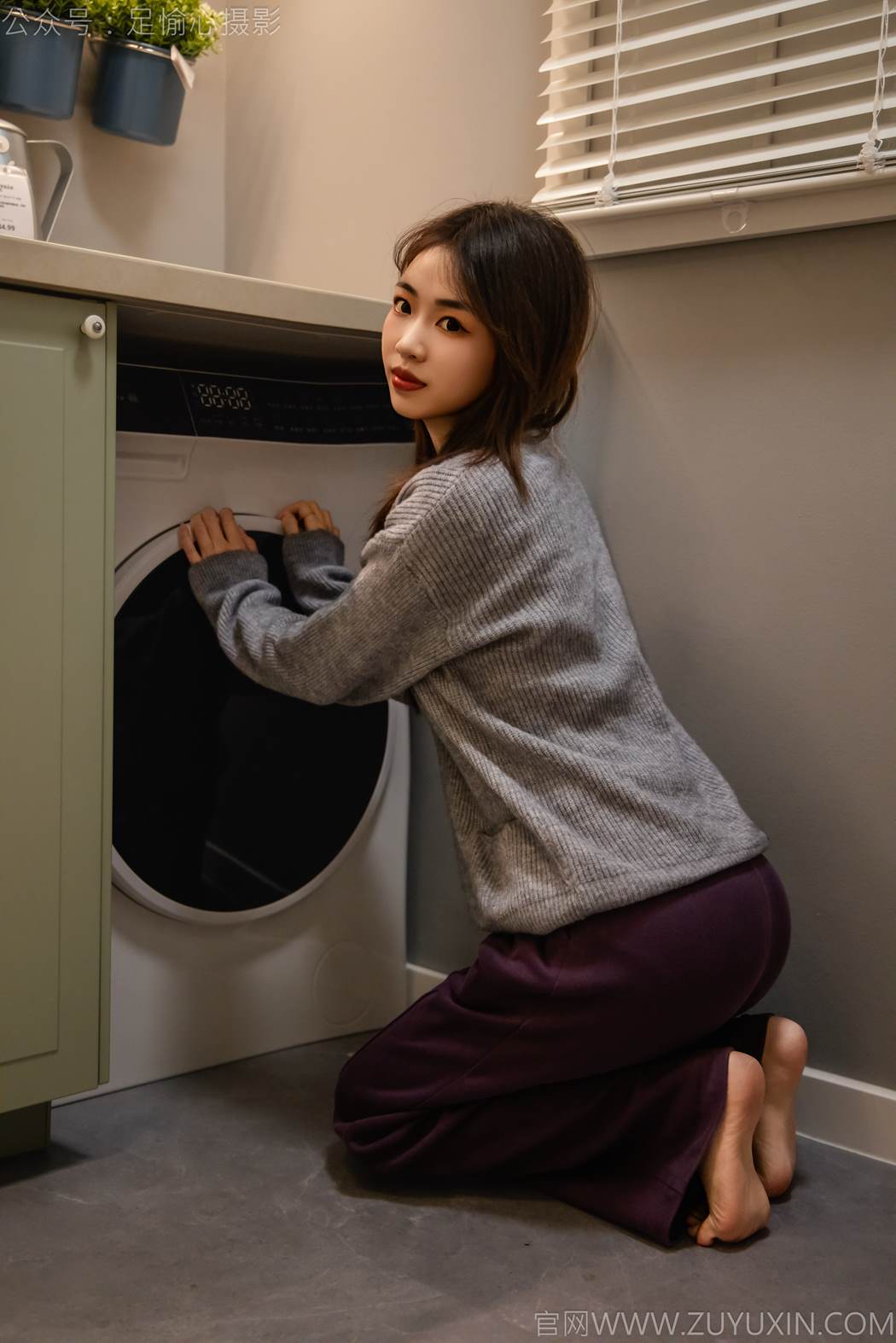 图片[24]-足愉心 NO.016 软软（搭配：灰色线套、紫色长裤、帆布鞋、卡通棉袜、裸足）[82P] – 速更版-美库