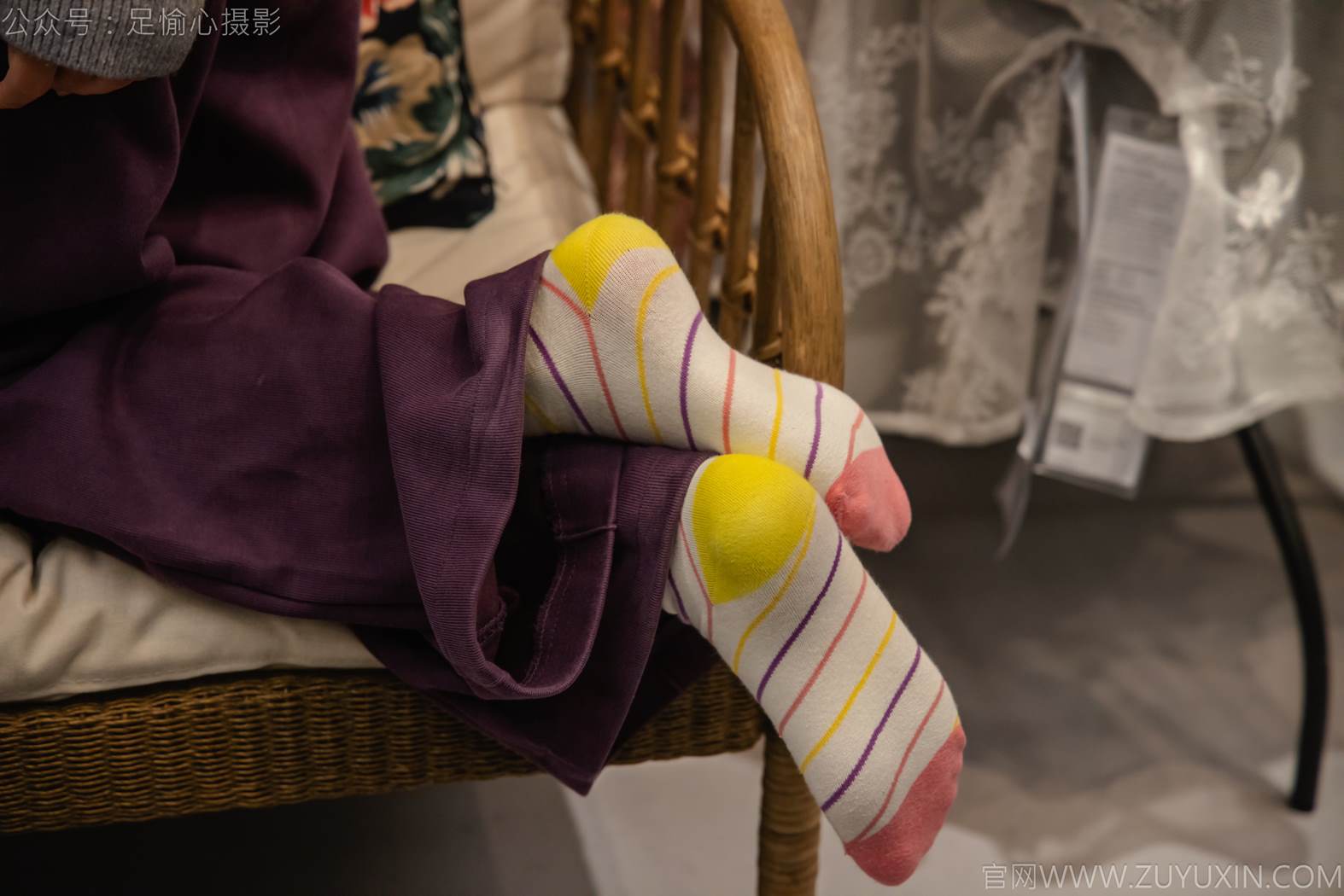 图片[27]-足愉心 NO.016 软软（搭配：灰色线套、紫色长裤、帆布鞋、卡通棉袜、裸足）[82P] – 速更版-美库