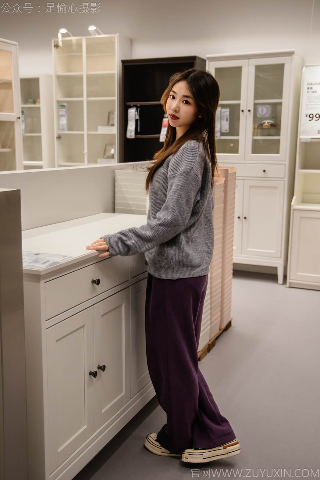 图片[30]-足愉心 NO.016 软软（搭配：灰色线套、紫色长裤、帆布鞋、卡通棉袜、裸足）[82P] – 速更版-美库