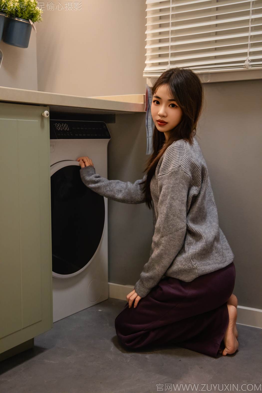 图片[31]-足愉心 NO.016 软软（搭配：灰色线套、紫色长裤、帆布鞋、卡通棉袜、裸足）[82P] – 速更版-美库