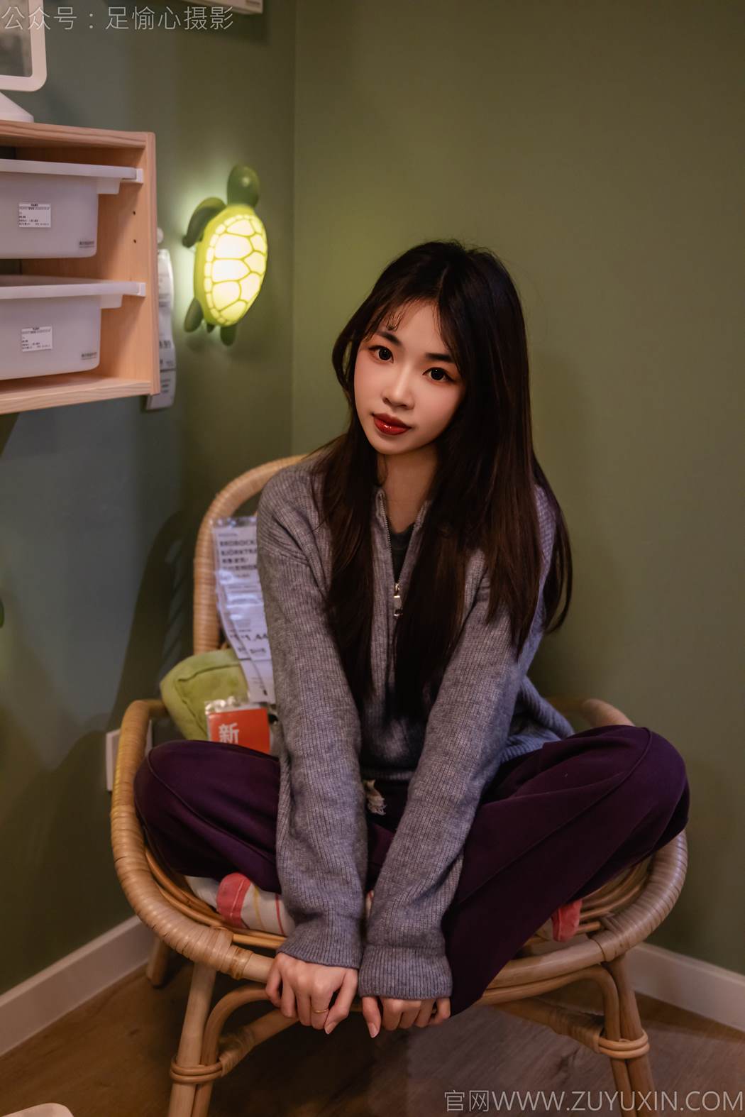 图片[33]-足愉心 NO.016 软软（搭配：灰色线套、紫色长裤、帆布鞋、卡通棉袜、裸足）[82P] – 速更版-美库