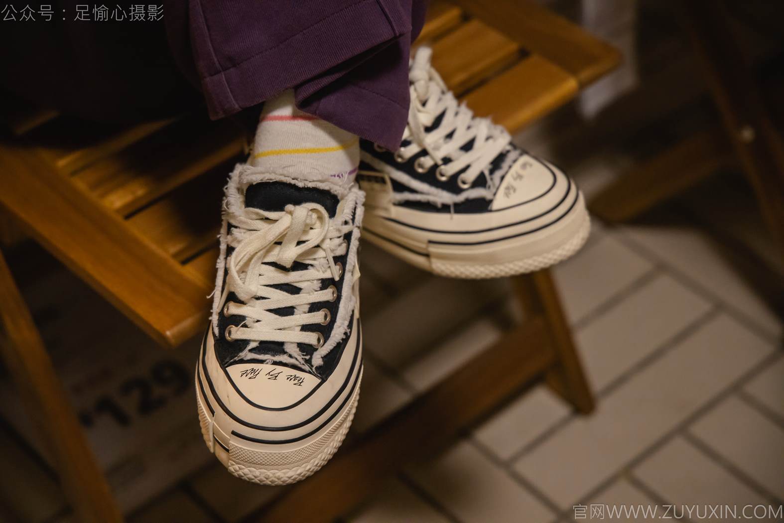 图片[36]-足愉心 NO.016 软软（搭配：灰色线套、紫色长裤、帆布鞋、卡通棉袜、裸足）[82P] – 速更版-美库