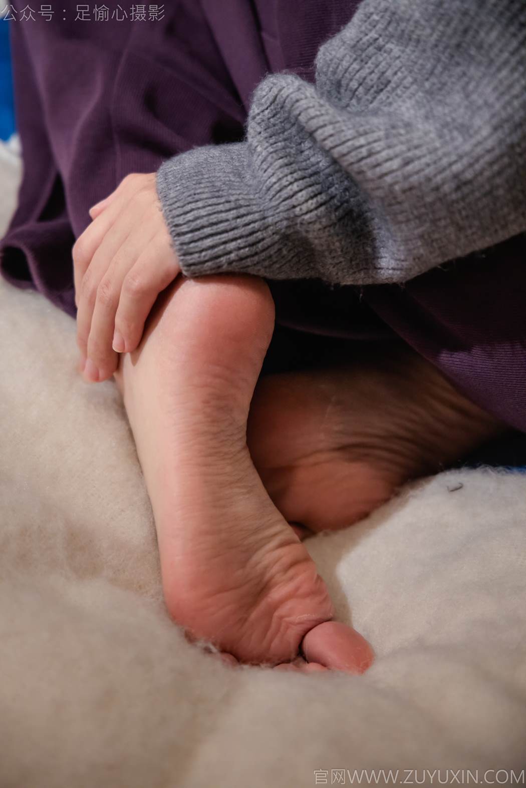 图片[38]-足愉心 NO.016 软软（搭配：灰色线套、紫色长裤、帆布鞋、卡通棉袜、裸足）[82P] – 速更版-美库