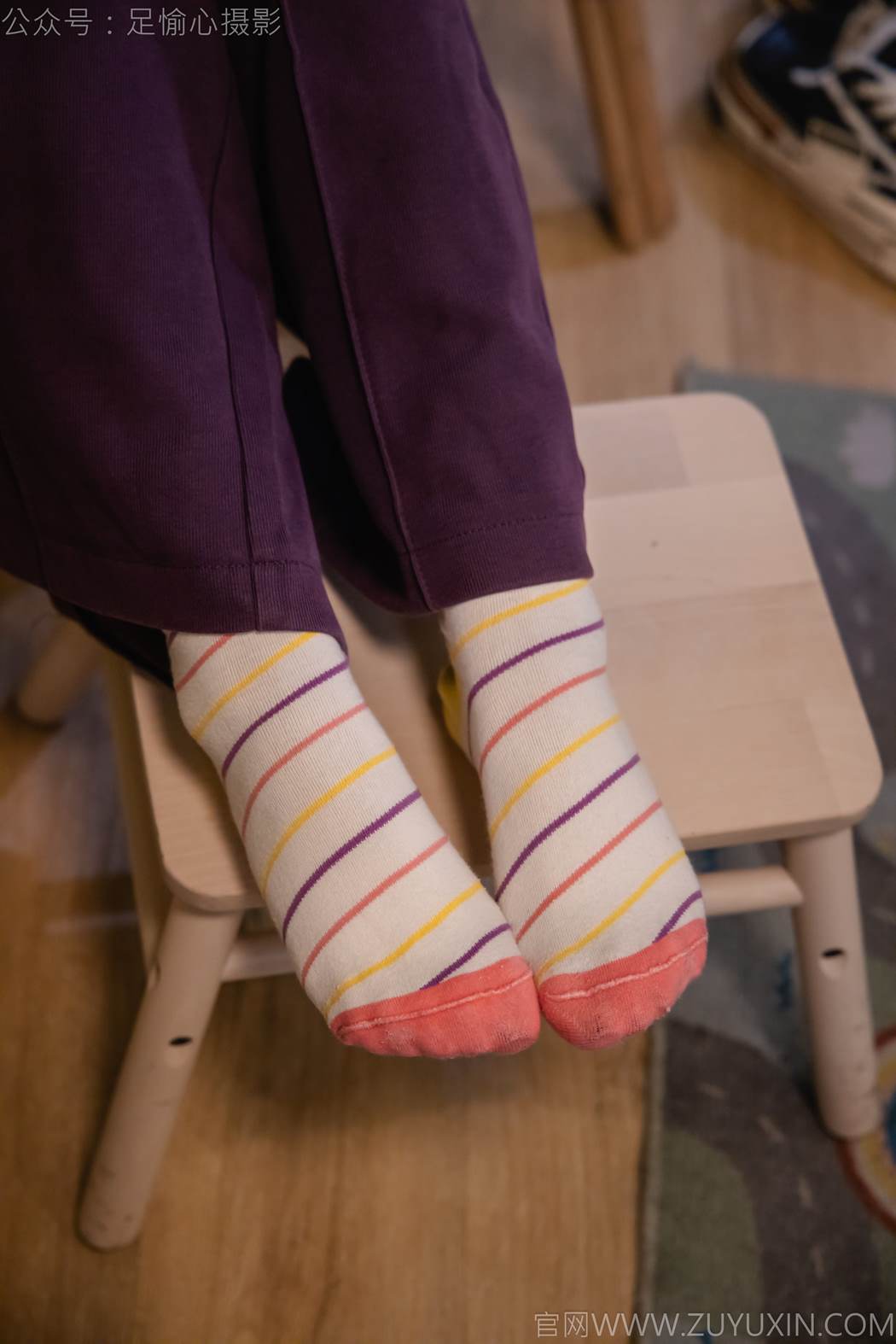 图片[45]-足愉心 NO.016 软软（搭配：灰色线套、紫色长裤、帆布鞋、卡通棉袜、裸足）[82P] – 速更版-美库