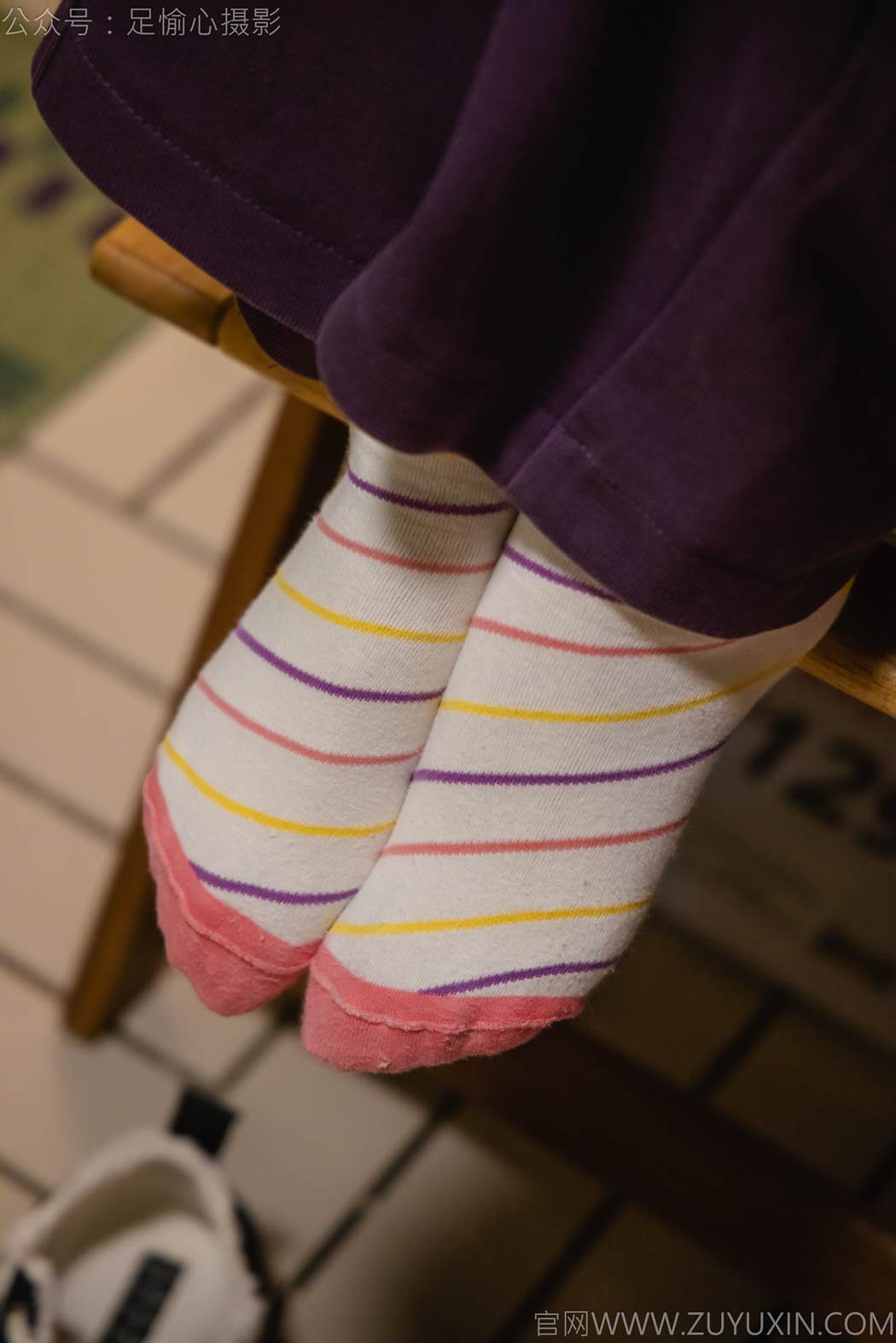 图片[49]-足愉心 NO.016 软软（搭配：灰色线套、紫色长裤、帆布鞋、卡通棉袜、裸足）[82P] – 速更版-美库