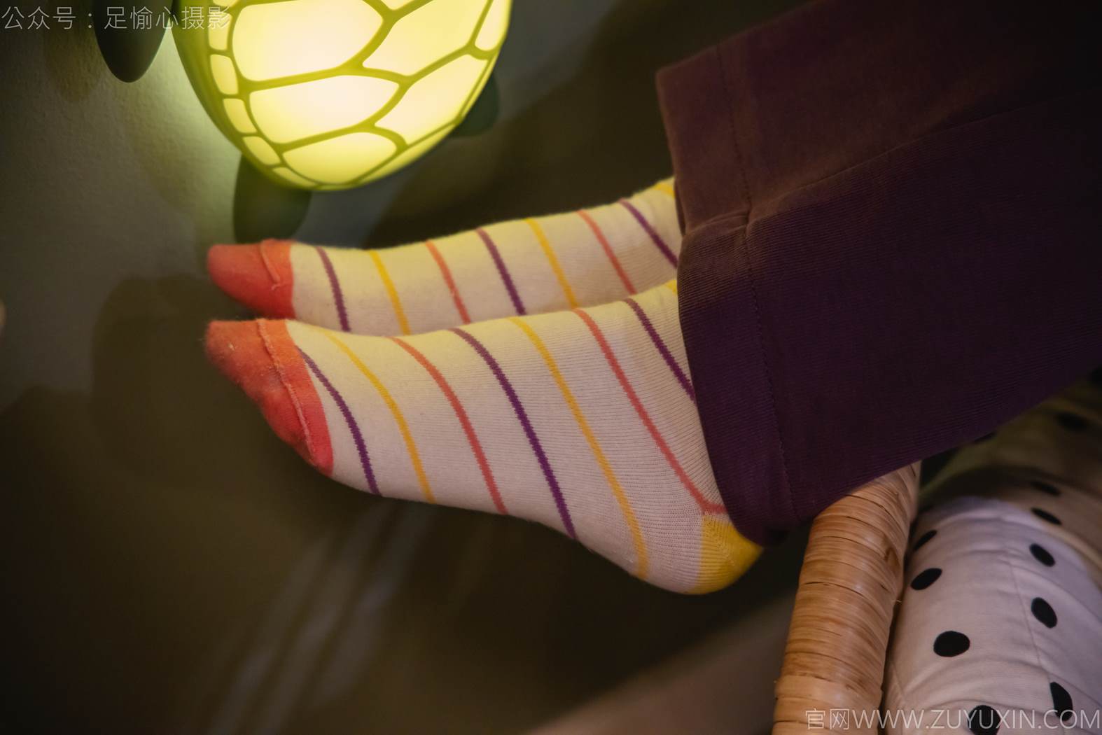 图片[50]-足愉心 NO.016 软软（搭配：灰色线套、紫色长裤、帆布鞋、卡通棉袜、裸足）[82P] – 速更版-美库