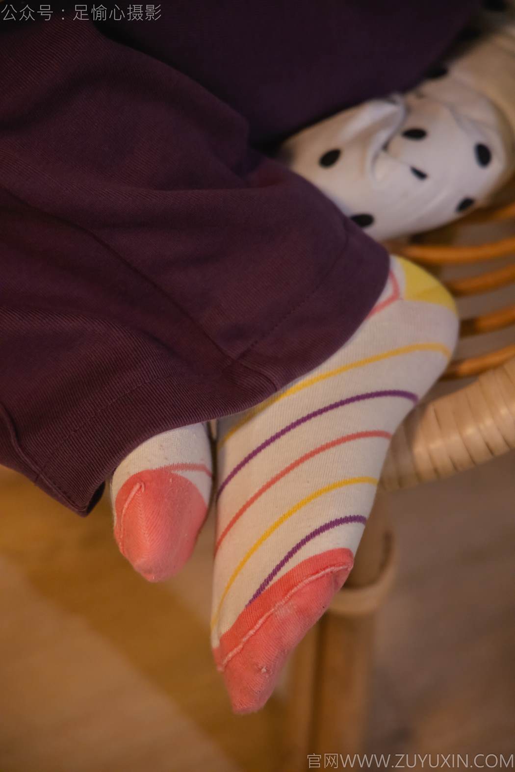 图片[53]-足愉心 NO.016 软软（搭配：灰色线套、紫色长裤、帆布鞋、卡通棉袜、裸足）[82P] – 速更版-美库