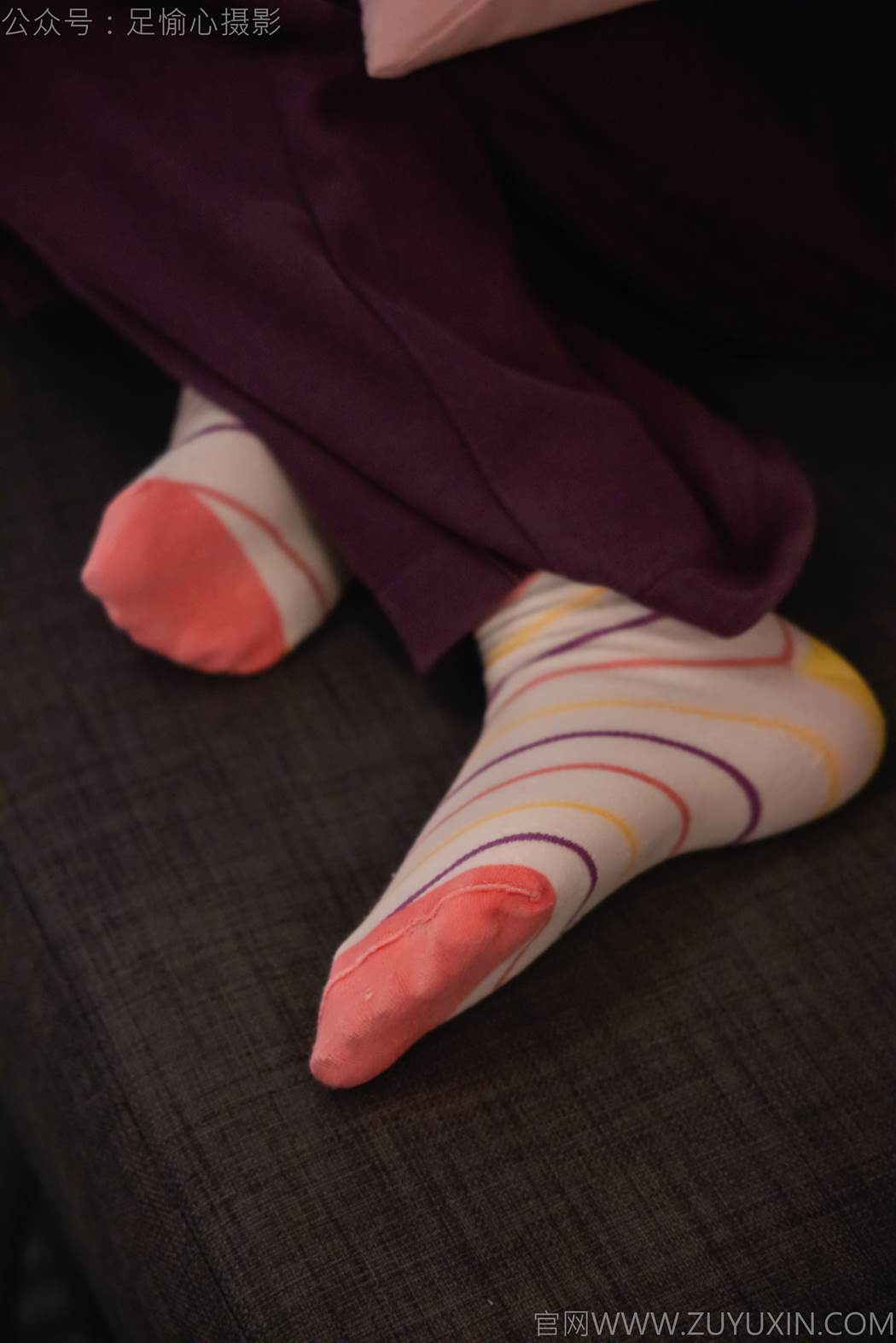 图片[56]-足愉心 NO.016 软软（搭配：灰色线套、紫色长裤、帆布鞋、卡通棉袜、裸足）[82P] – 速更版-美库