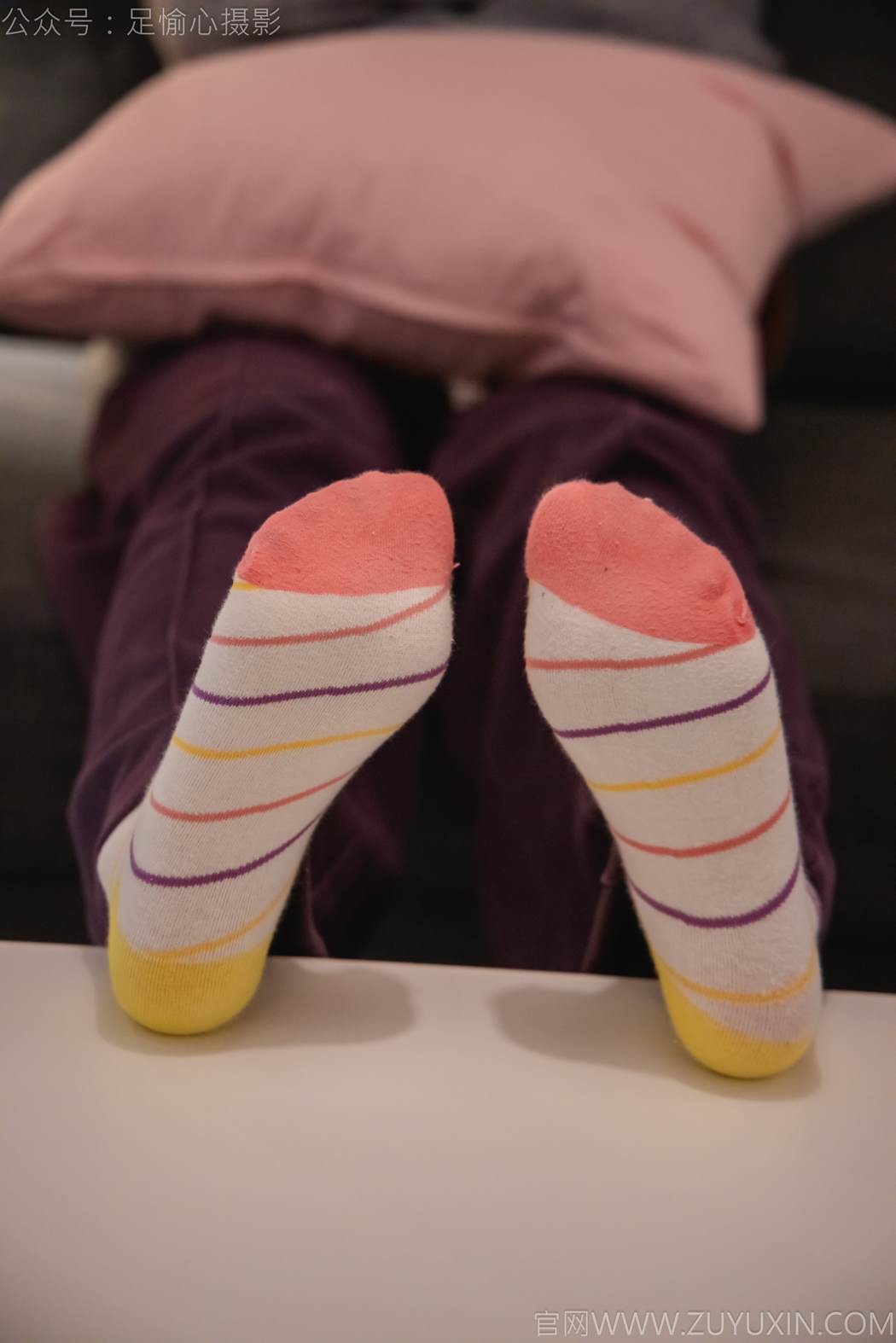 图片[64]-足愉心 NO.016 软软（搭配：灰色线套、紫色长裤、帆布鞋、卡通棉袜、裸足）[82P] – 速更版-美库