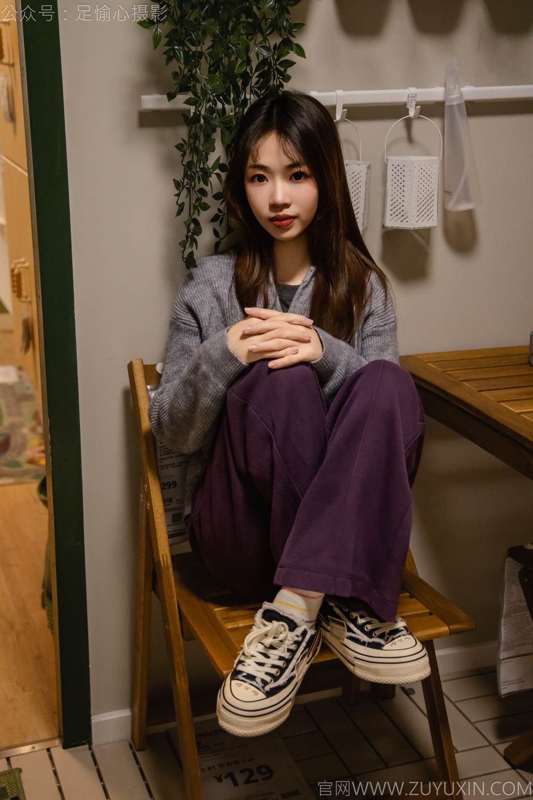 图片[79]-足愉心 NO.016 软软（搭配：灰色线套、紫色长裤、帆布鞋、卡通棉袜、裸足）[82P] – 速更版-美库