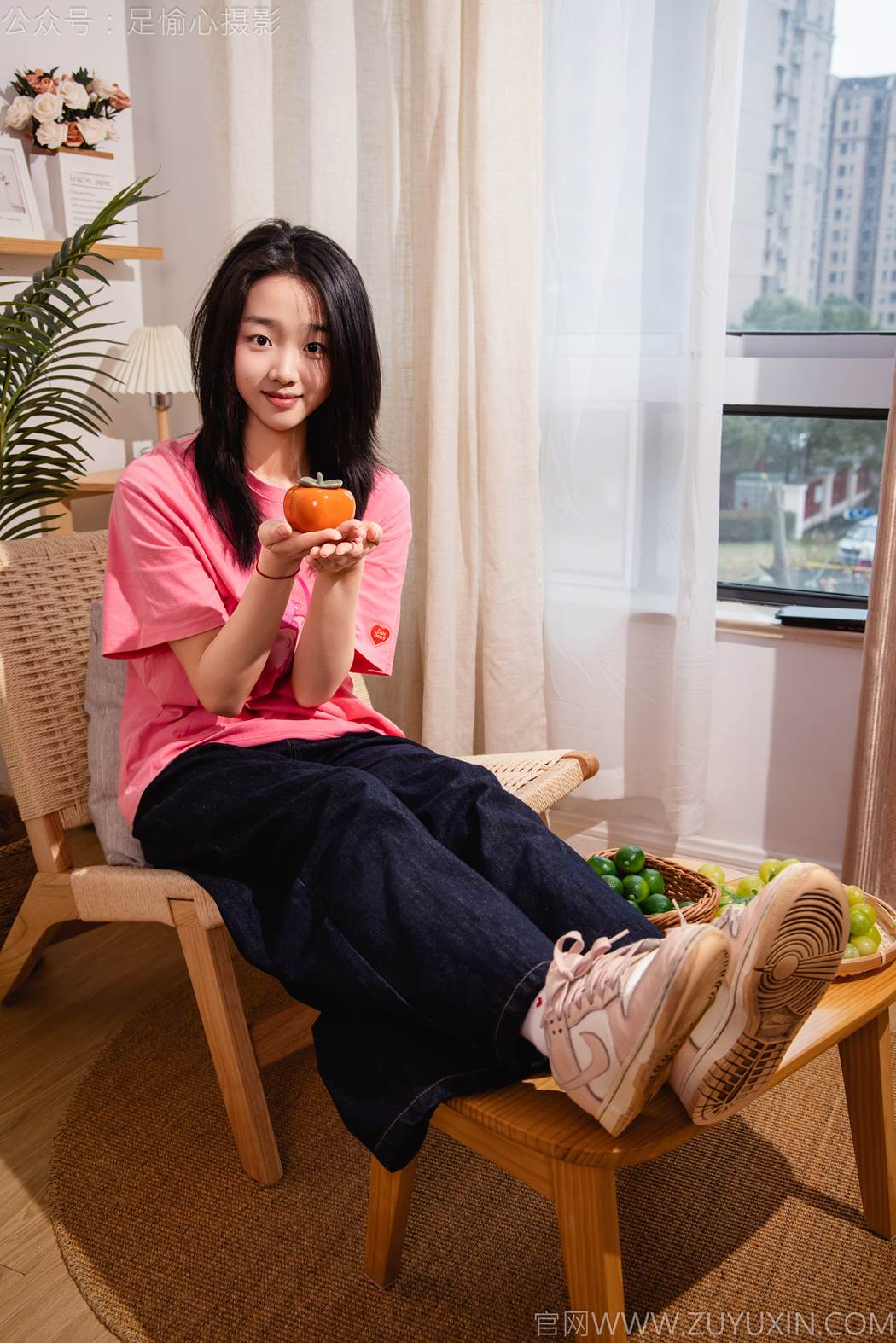 图片[19]-足愉心 NO.018 奶芙（搭配：粉色T恤、牛仔长裤、运动鞋、白色棉袜、裸足）[82P] – 速更版-美库