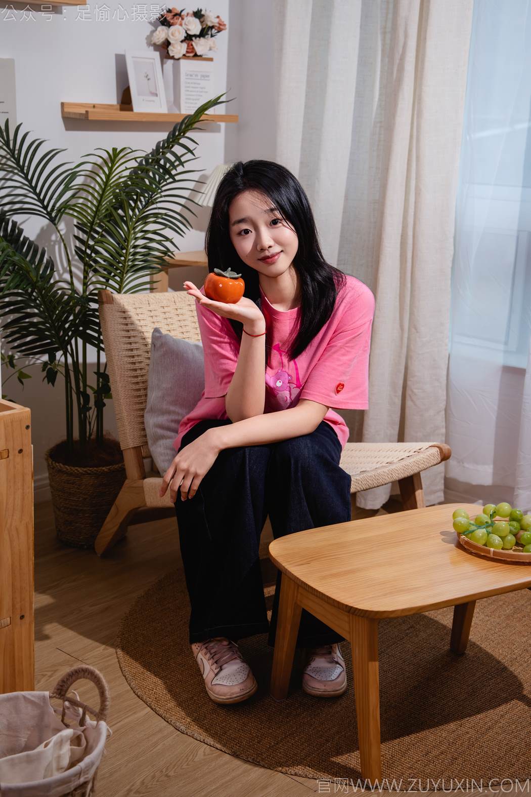 图片[29]-足愉心 NO.018 奶芙（搭配：粉色T恤、牛仔长裤、运动鞋、白色棉袜、裸足）[82P] – 速更版-美库