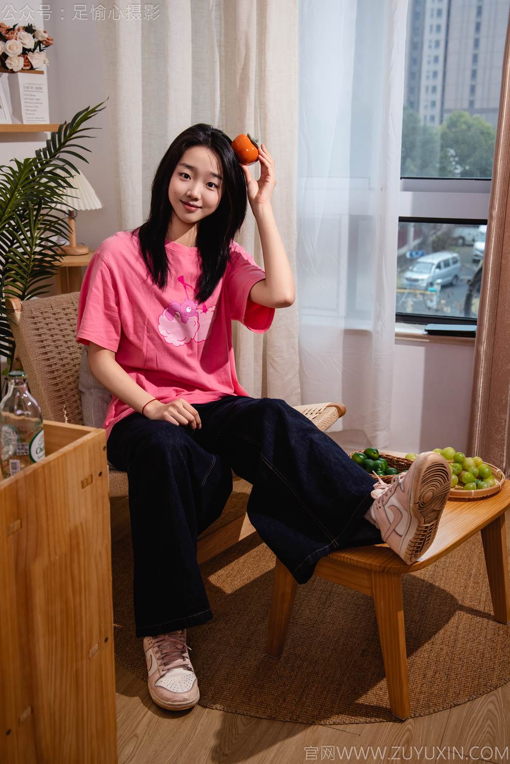 图片[33]-足愉心 NO.018 奶芙（搭配：粉色T恤、牛仔长裤、运动鞋、白色棉袜、裸足）[82P] – 速更版-美库