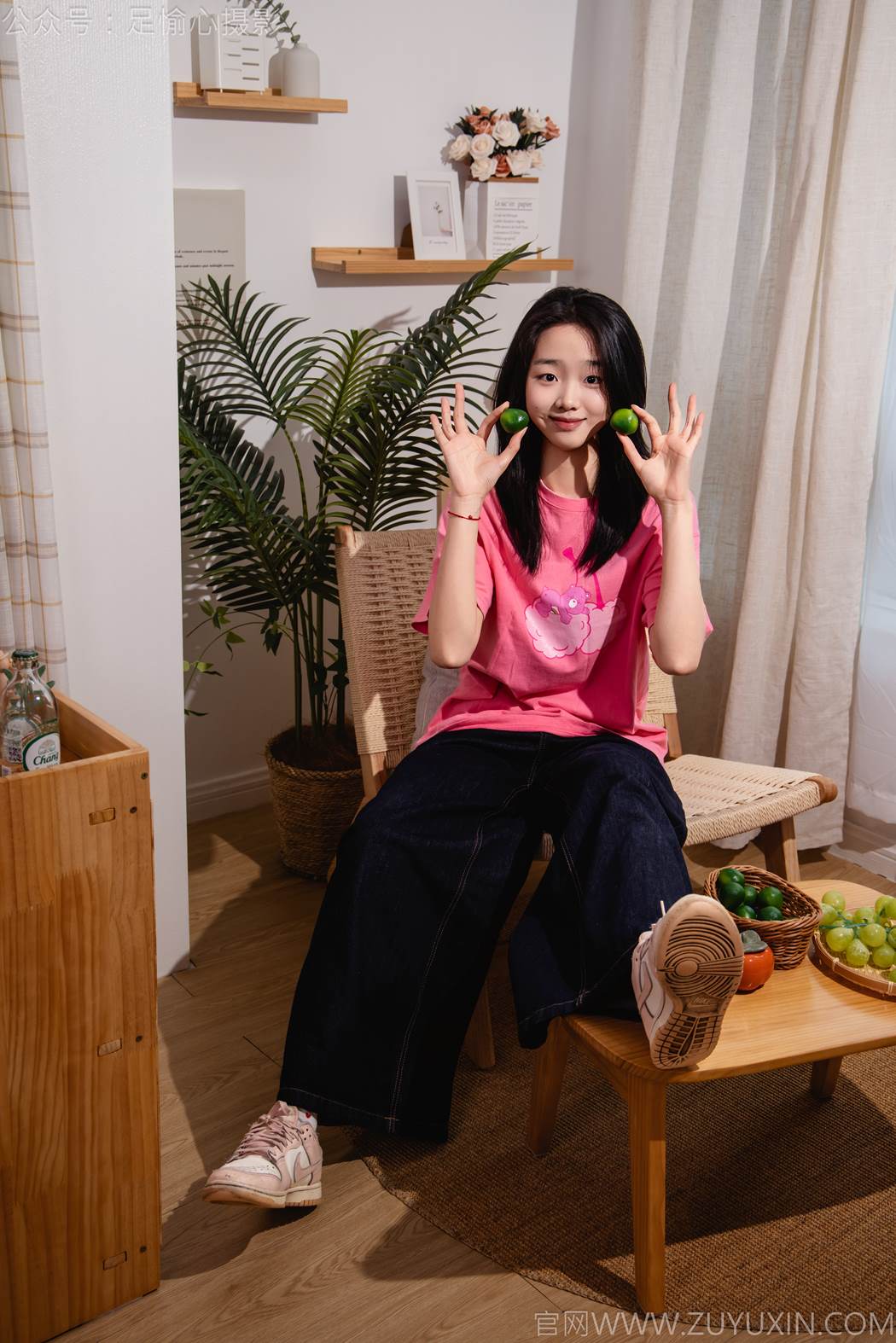 图片[34]-足愉心 NO.018 奶芙（搭配：粉色T恤、牛仔长裤、运动鞋、白色棉袜、裸足）[82P] – 速更版-美库