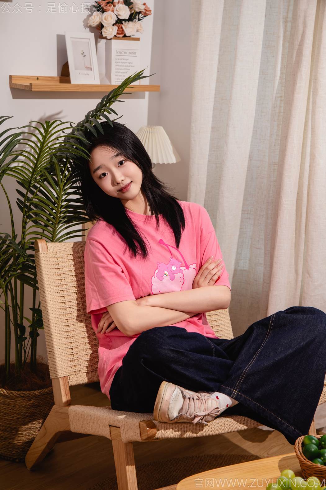 图片[38]-足愉心 NO.018 奶芙（搭配：粉色T恤、牛仔长裤、运动鞋、白色棉袜、裸足）[82P] – 速更版-美库
