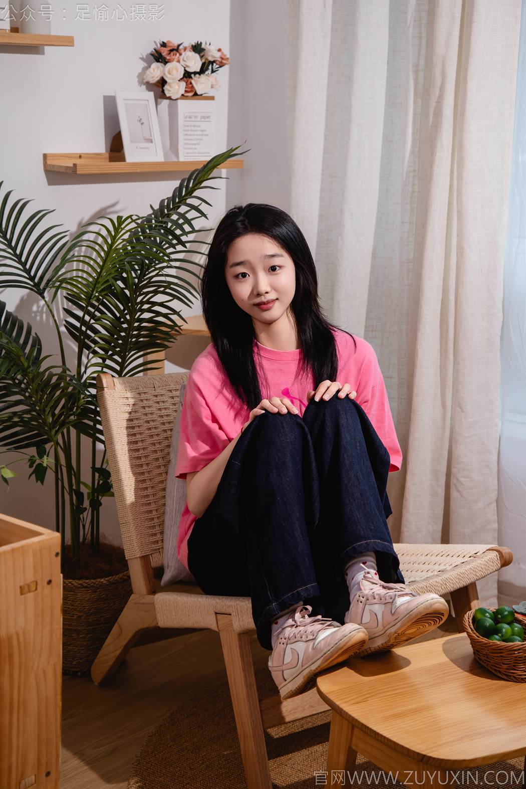 图片[42]-足愉心 NO.018 奶芙（搭配：粉色T恤、牛仔长裤、运动鞋、白色棉袜、裸足）[82P] – 速更版-美库