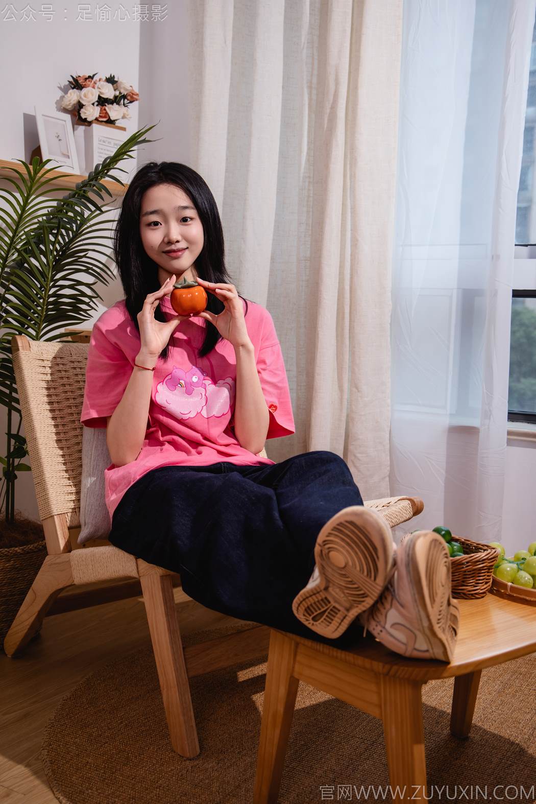 图片[43]-足愉心 NO.018 奶芙（搭配：粉色T恤、牛仔长裤、运动鞋、白色棉袜、裸足）[82P] – 速更版-美库