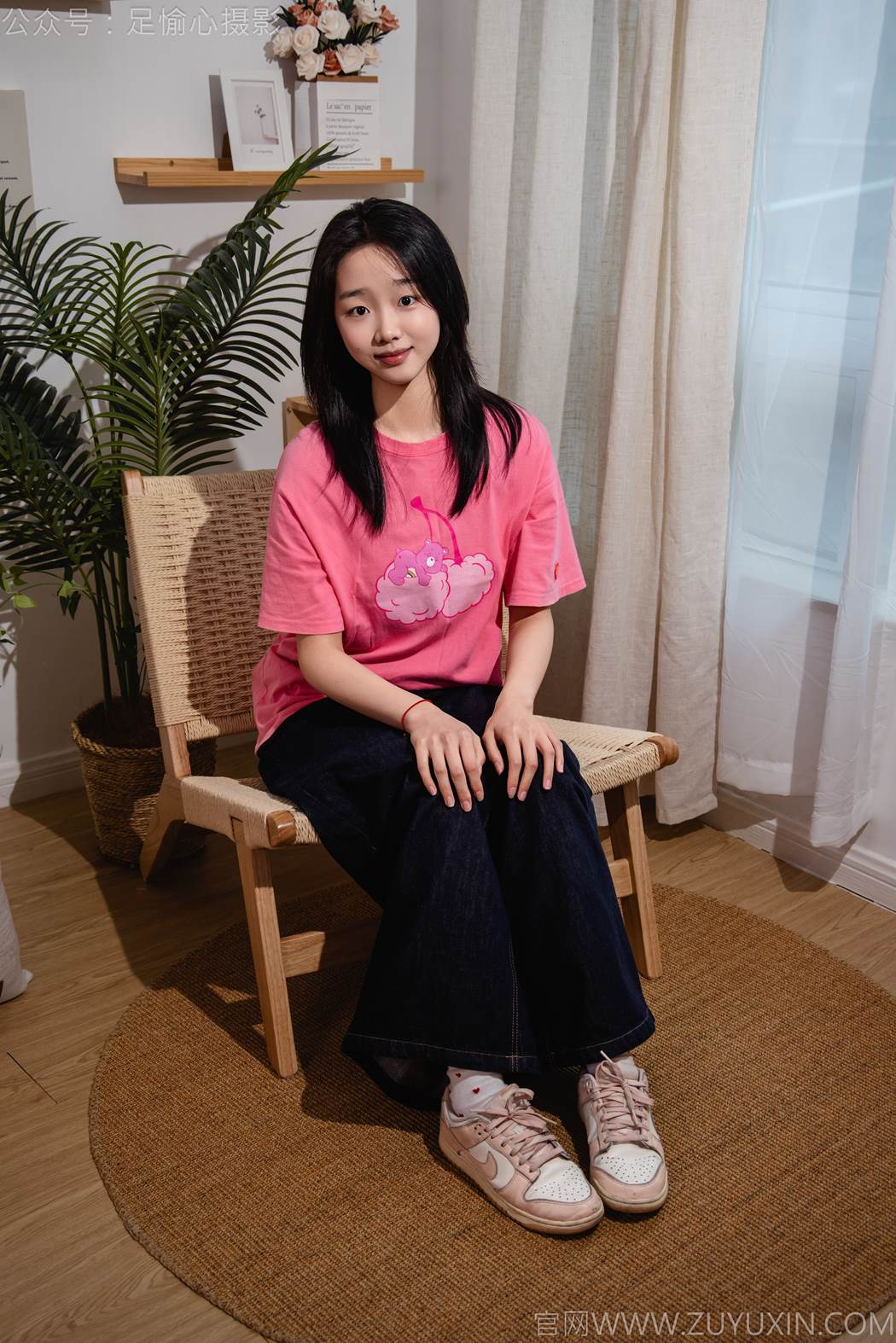 图片[78]-足愉心 NO.018 奶芙（搭配：粉色T恤、牛仔长裤、运动鞋、白色棉袜、裸足）[82P] – 速更版-美库