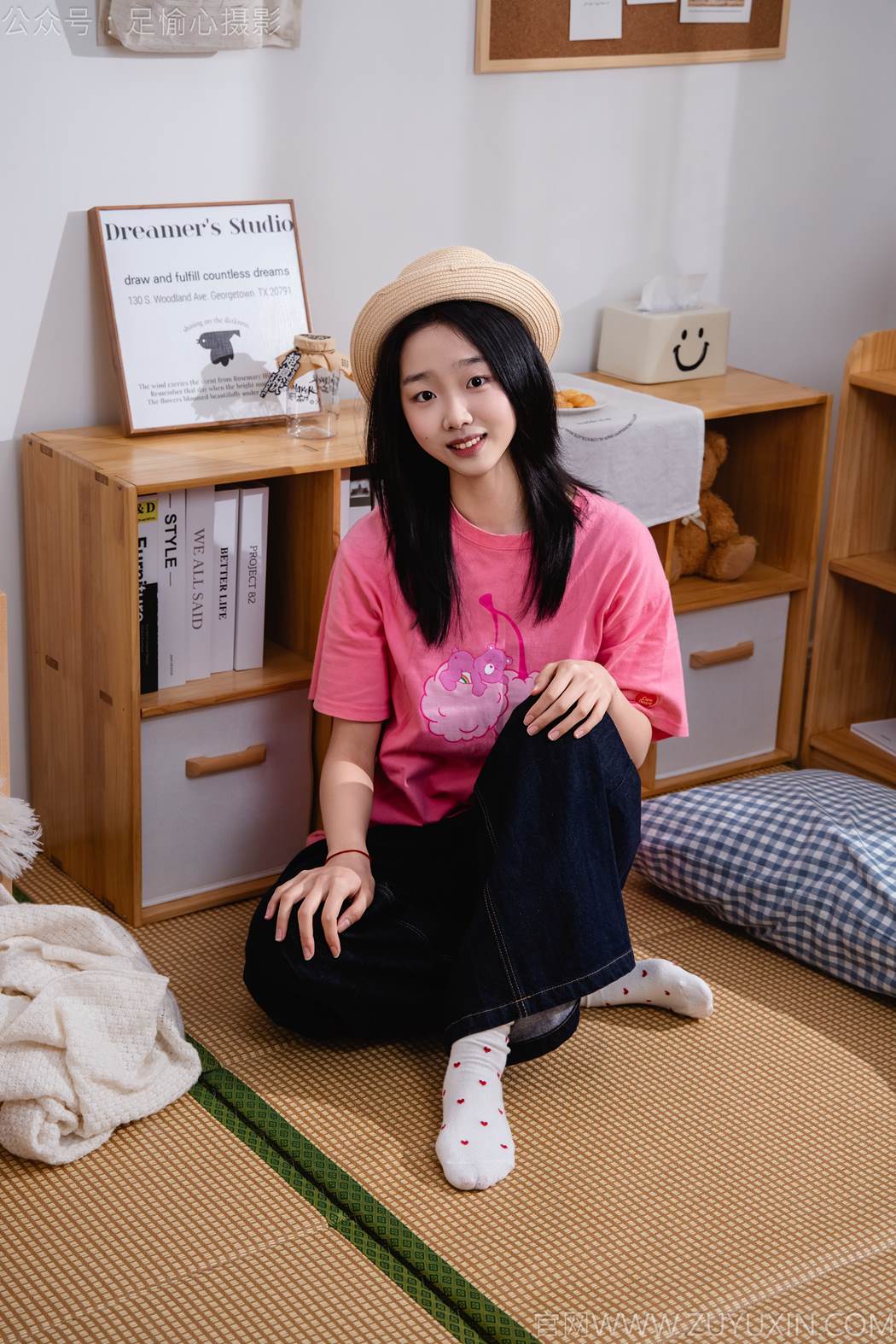 图片[80]-足愉心 NO.018 奶芙（搭配：粉色T恤、牛仔长裤、运动鞋、白色棉袜、裸足）[82P] – 速更版-美库