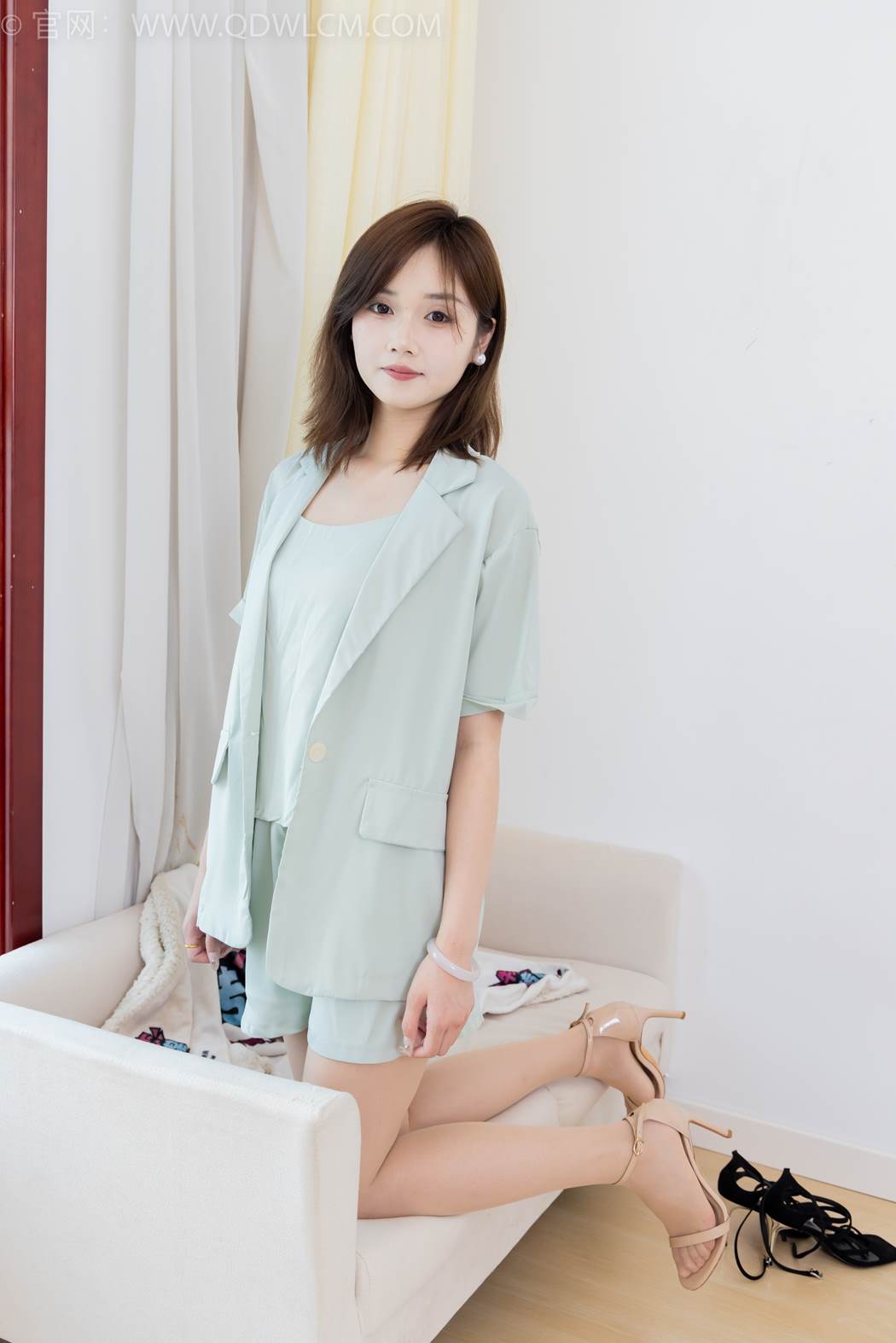 图片[18]-物恋传媒 NO.2420 橙子-三双高跟鞋、薄肉丝、裸足[150P] – 速更版-美库