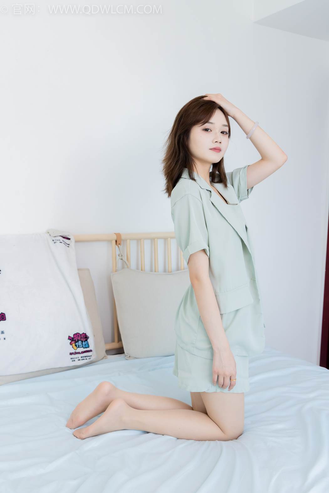 图片[39]-物恋传媒 NO.2420 橙子-三双高跟鞋、薄肉丝、裸足[150P] – 速更版-美库