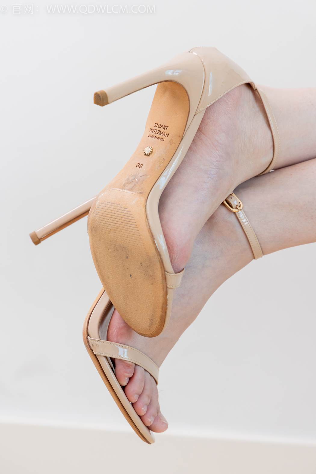 图片[77]-物恋传媒 NO.2420 橙子-三双高跟鞋、薄肉丝、裸足[150P] – 速更版-美库