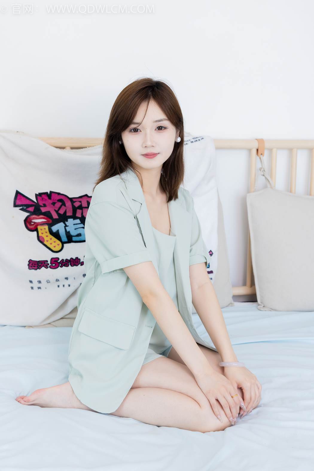 图片[96]-物恋传媒 NO.2420 橙子-三双高跟鞋、薄肉丝、裸足[150P] – 速更版-美库