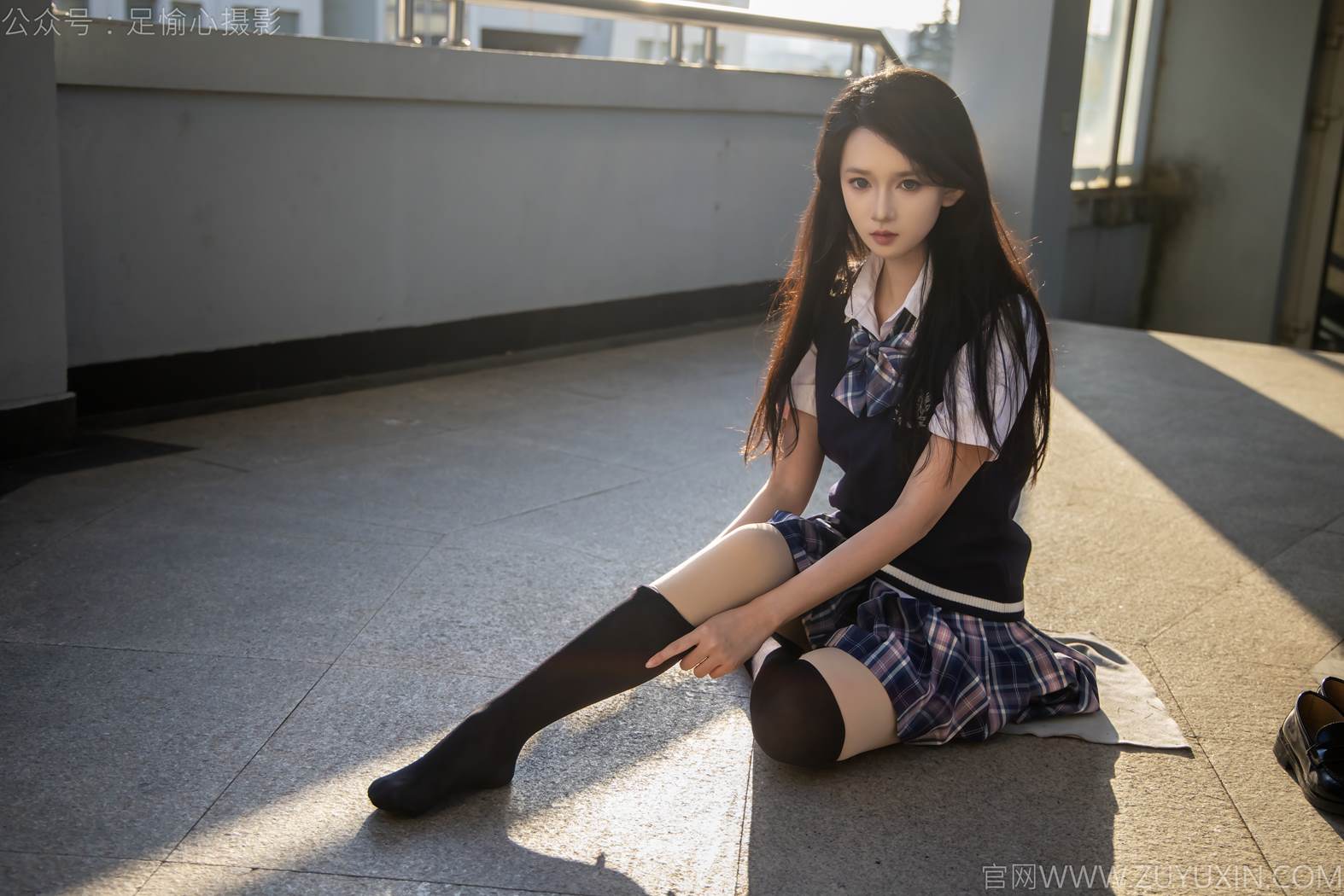 图片[13]-足愉心 NO.019 果酱（搭配：JK制服、小皮鞋、黑色丝袜、肉色打底裤）[73P] – 速更版-美库