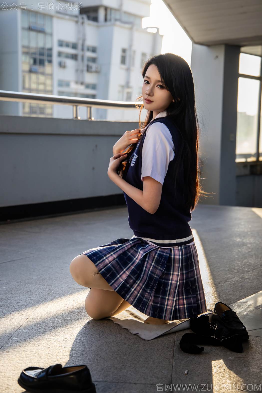 图片[19]-足愉心 NO.019 果酱（搭配：JK制服、小皮鞋、黑色丝袜、肉色打底裤）[73P] – 速更版-美库