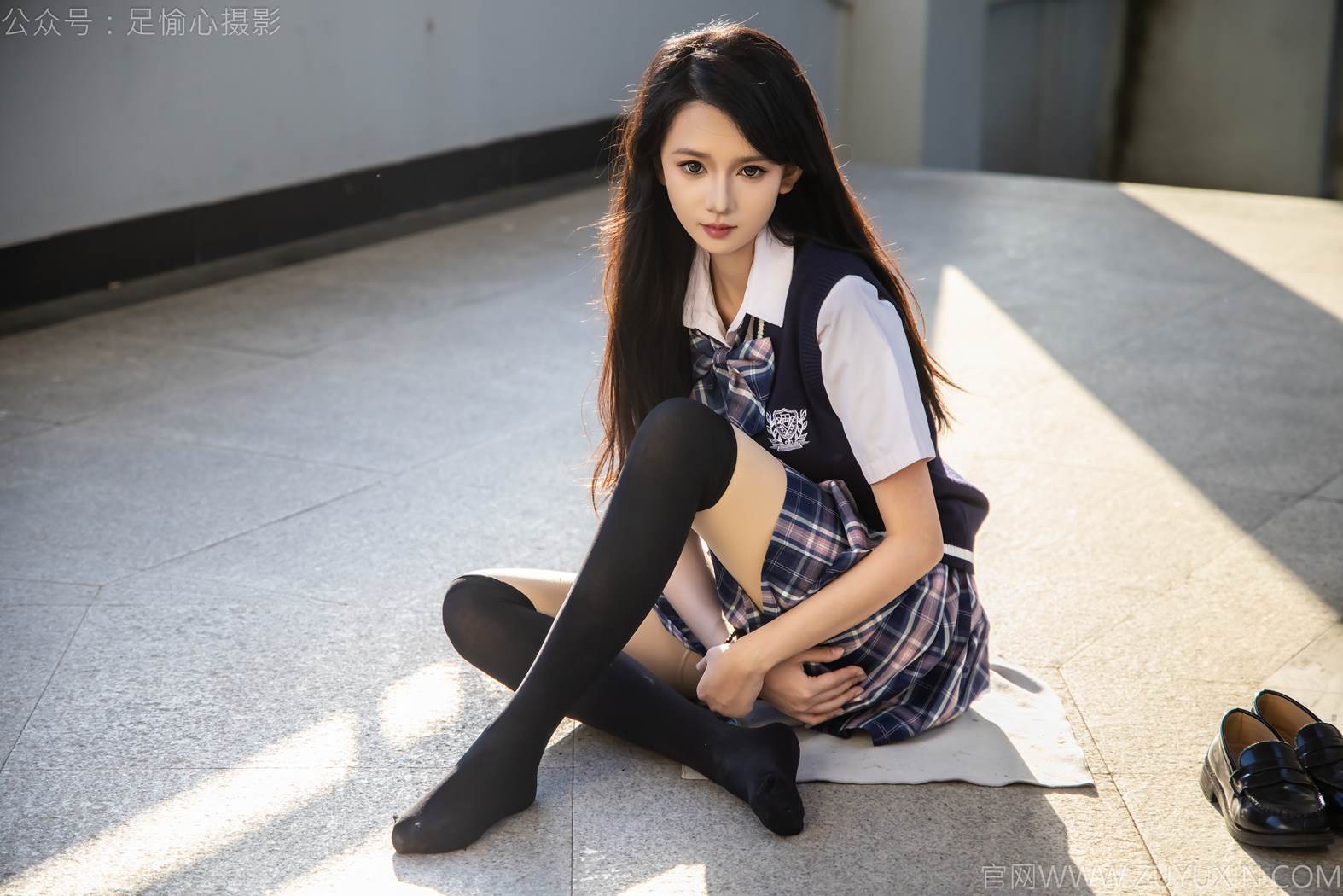 图片[20]-足愉心 NO.019 果酱（搭配：JK制服、小皮鞋、黑色丝袜、肉色打底裤）[73P] – 速更版-美库