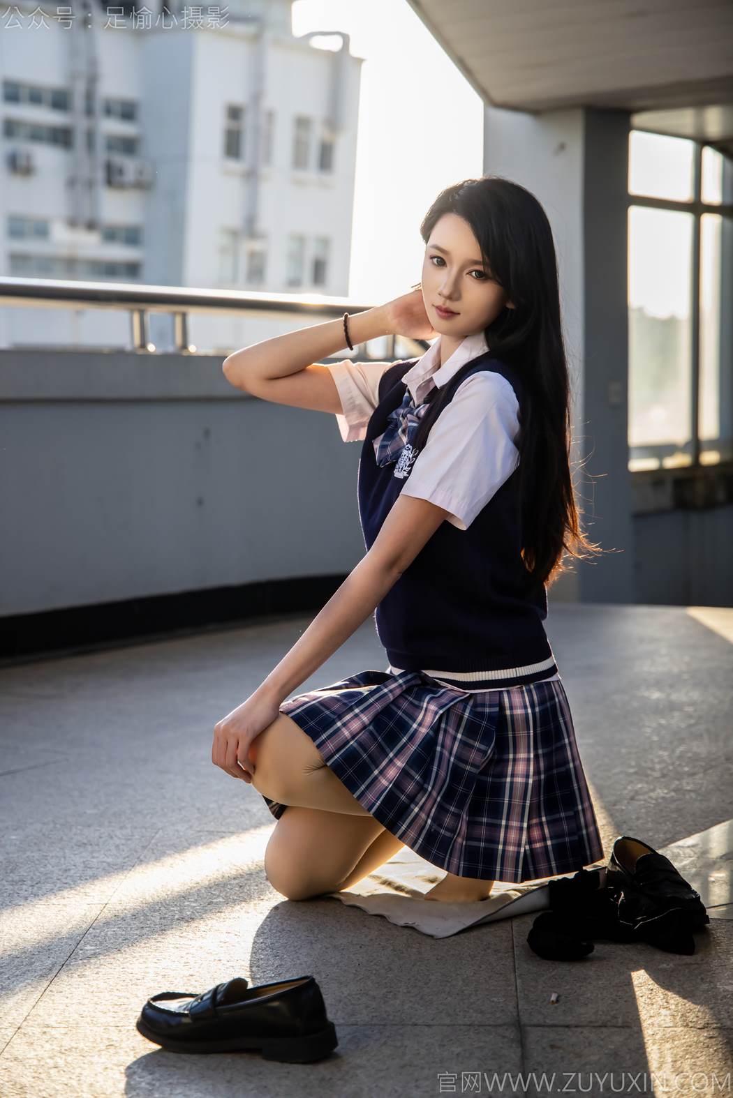 图片[23]-足愉心 NO.019 果酱（搭配：JK制服、小皮鞋、黑色丝袜、肉色打底裤）[73P] – 速更版-美库