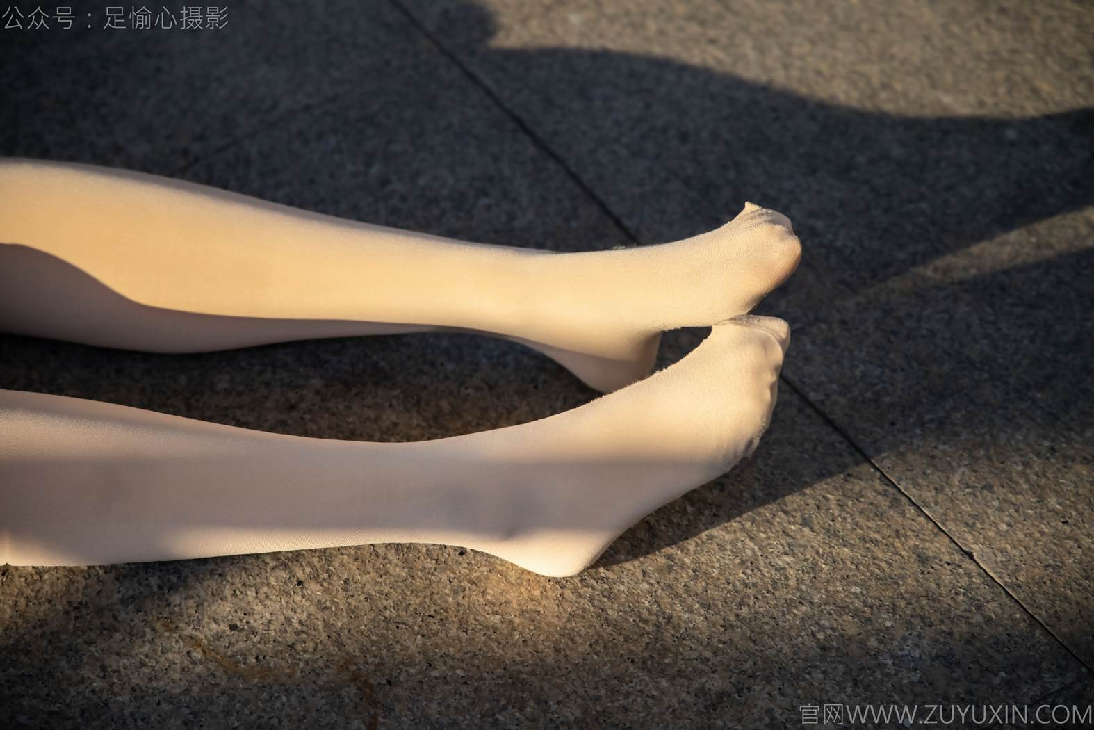 图片[24]-足愉心 NO.019 果酱（搭配：JK制服、小皮鞋、黑色丝袜、肉色打底裤）[73P] – 速更版-美库