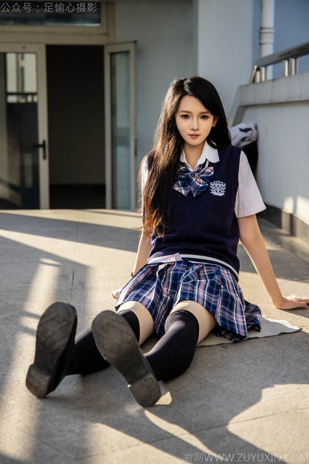 图片[27]-足愉心 NO.019 果酱（搭配：JK制服、小皮鞋、黑色丝袜、肉色打底裤）[73P] – 速更版-美库