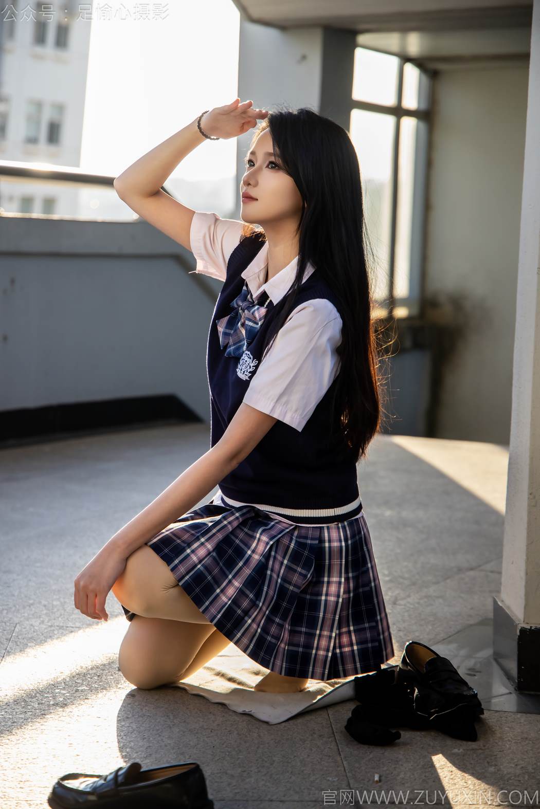 图片[28]-足愉心 NO.019 果酱（搭配：JK制服、小皮鞋、黑色丝袜、肉色打底裤）[73P] – 速更版-美库