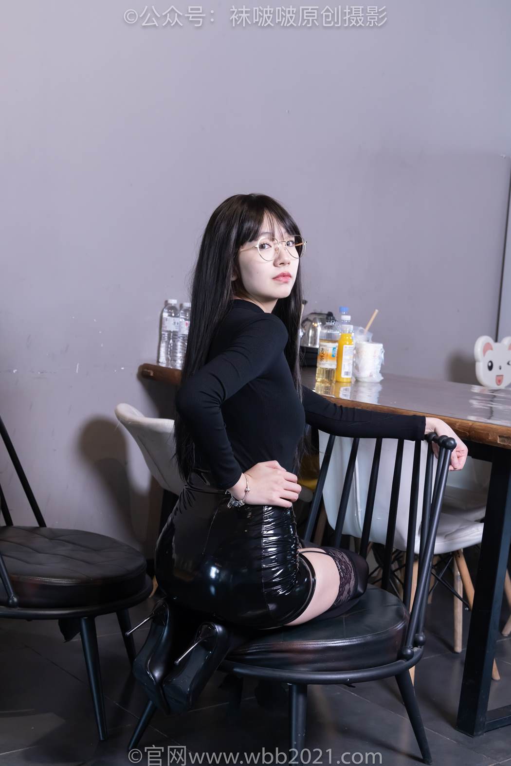 图片[20]-[BoBoSocks袜啵啵]NO.585 小甜豆-高跟鞋、大腿黑丝、踩面包剧情[90P] – 速更版-美库