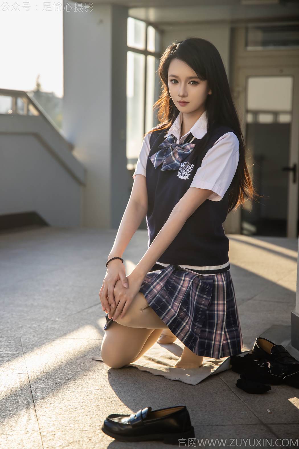 图片[30]-足愉心 NO.019 果酱（搭配：JK制服、小皮鞋、黑色丝袜、肉色打底裤）[73P] – 速更版-美库