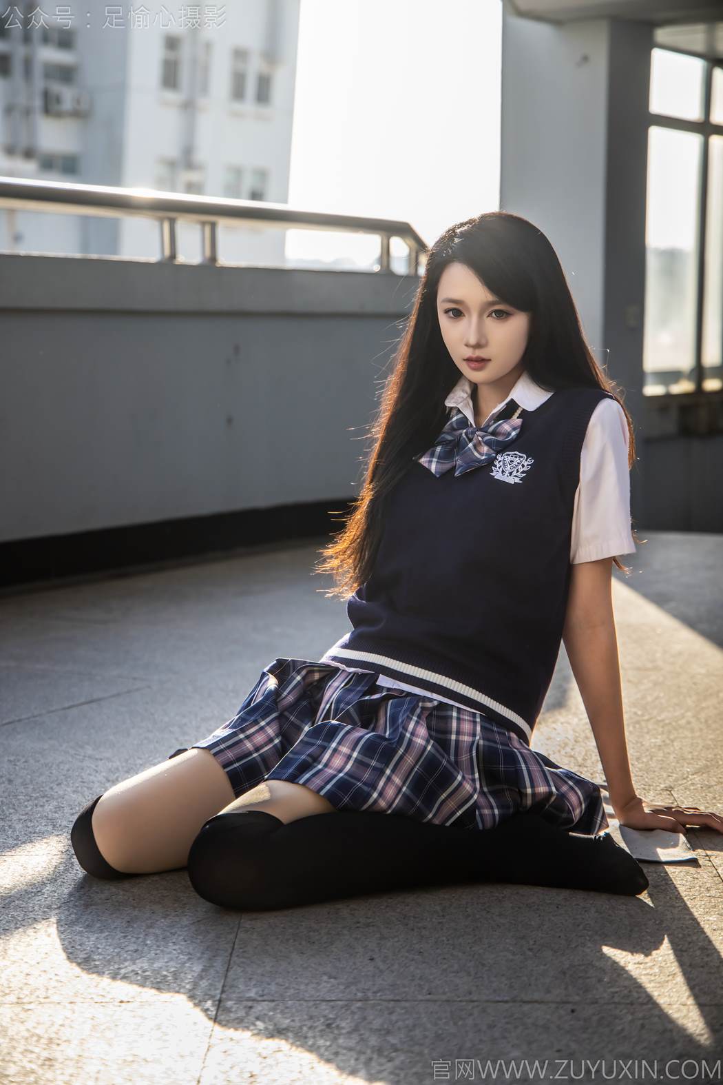 图片[32]-足愉心 NO.019 果酱（搭配：JK制服、小皮鞋、黑色丝袜、肉色打底裤）[73P] – 速更版-美库