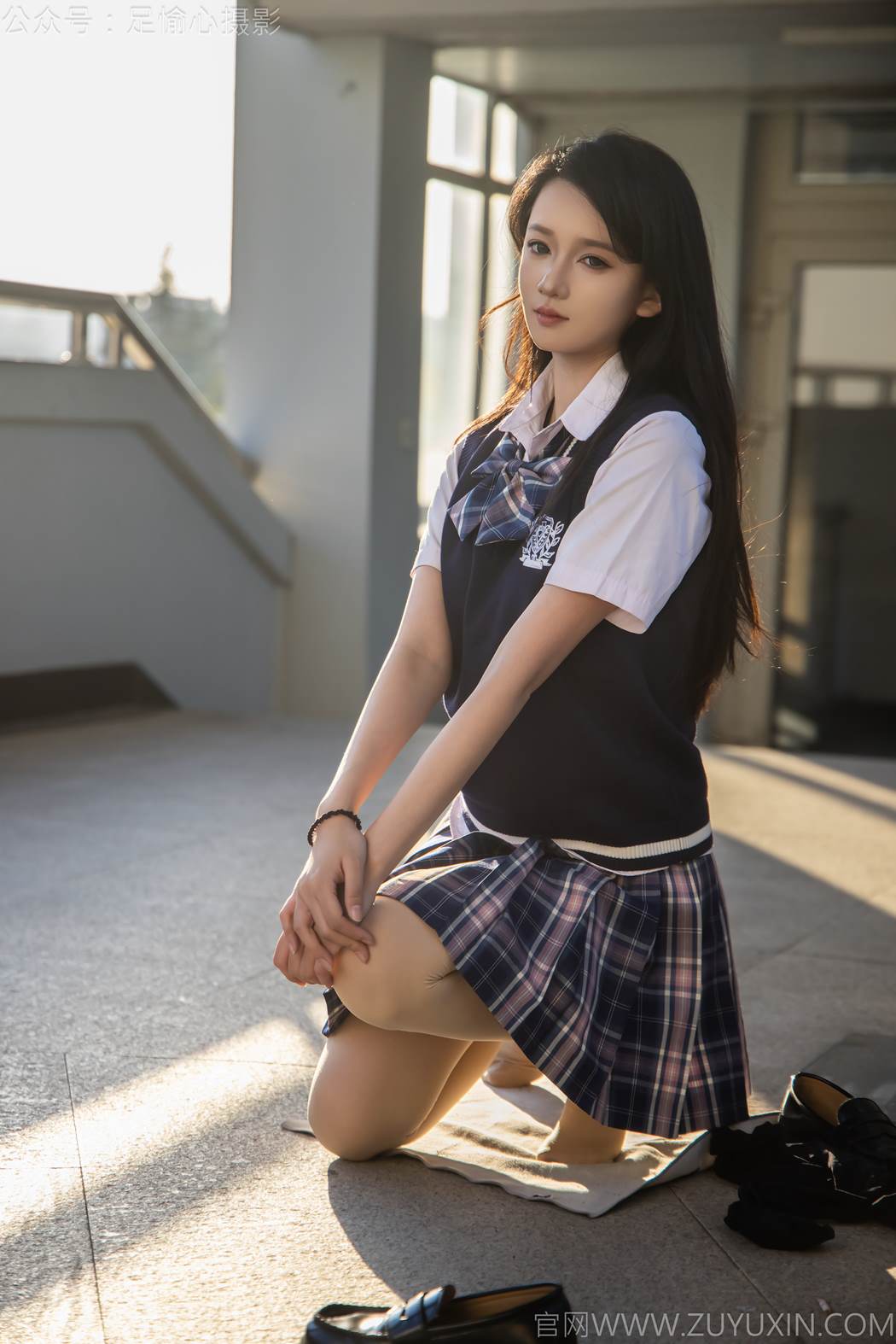 图片[38]-足愉心 NO.019 果酱（搭配：JK制服、小皮鞋、黑色丝袜、肉色打底裤）[73P] – 速更版-美库