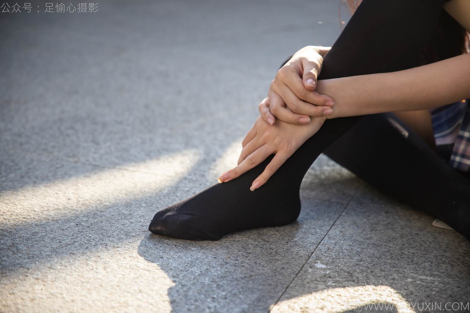 图片[44]-足愉心 NO.019 果酱（搭配：JK制服、小皮鞋、黑色丝袜、肉色打底裤）[73P] – 速更版-美库