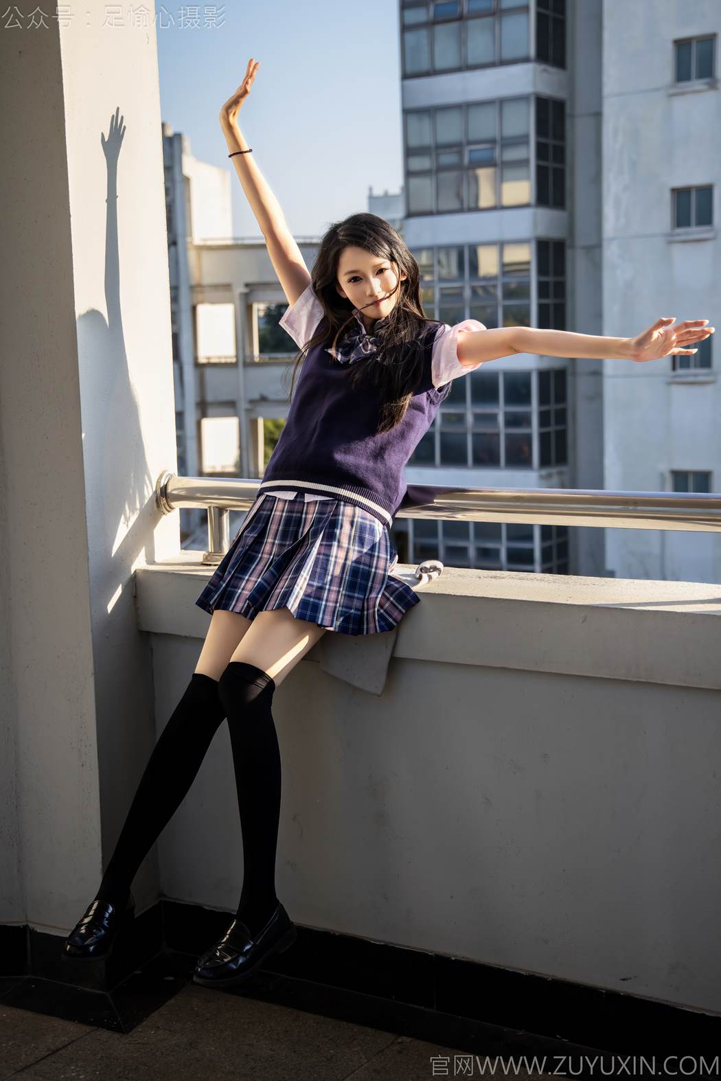 图片[45]-足愉心 NO.019 果酱（搭配：JK制服、小皮鞋、黑色丝袜、肉色打底裤）[73P] – 速更版-美库